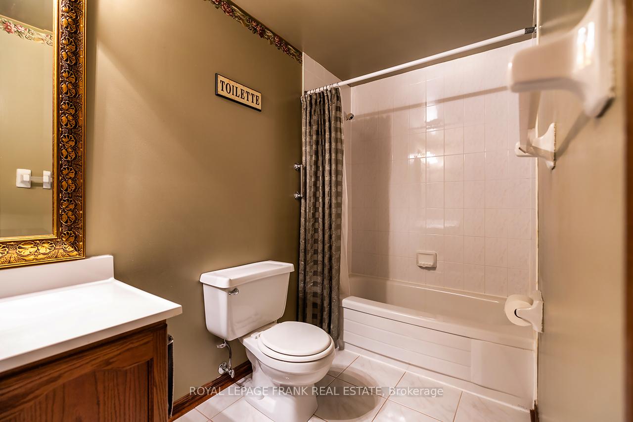 Photo 41 of 65 Garden Street, Whitby, Downtown Whitby — HOMEH