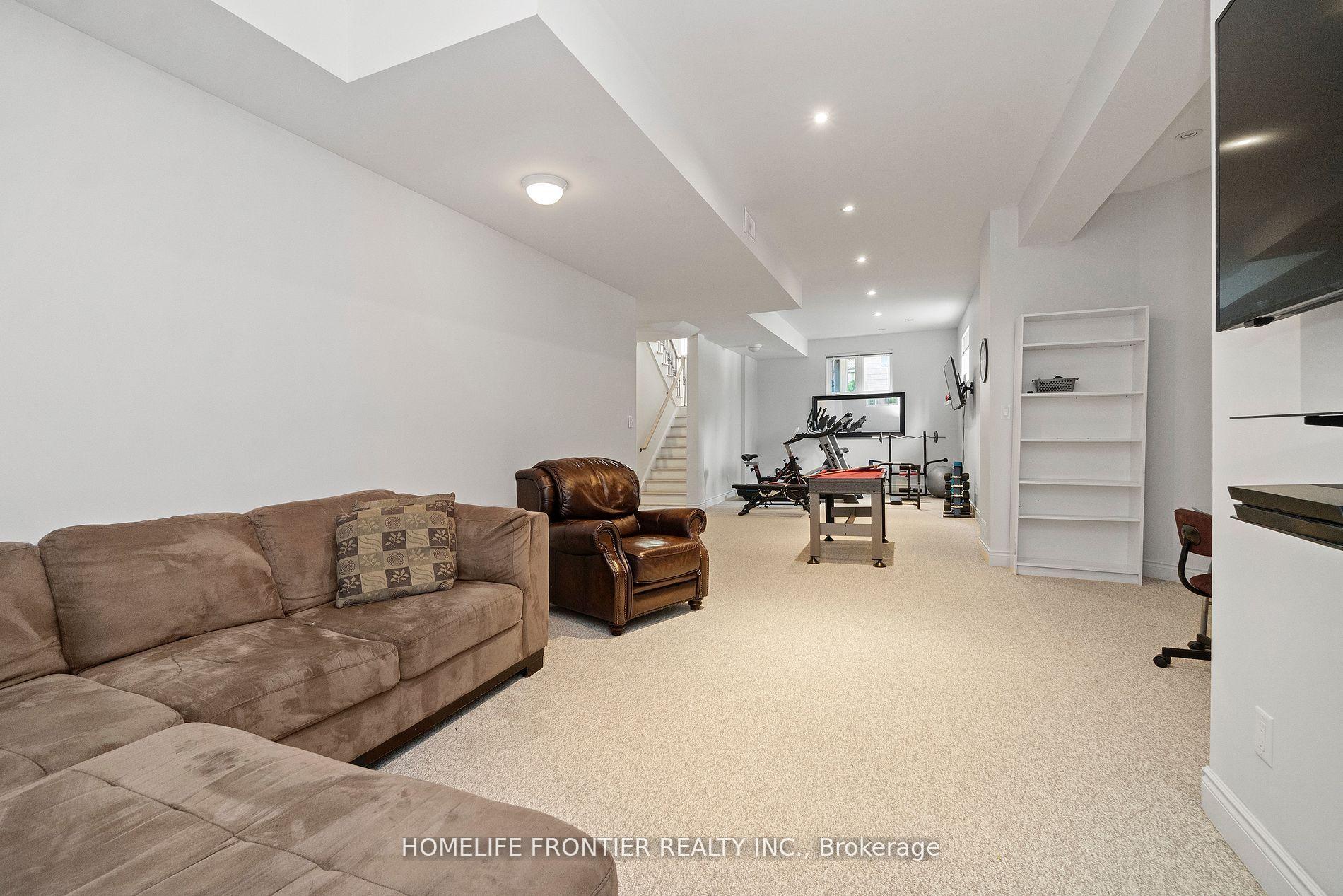 Photo 37 of 161 Lawrie Road, Vaughan, Beverley Glen — HOMEH