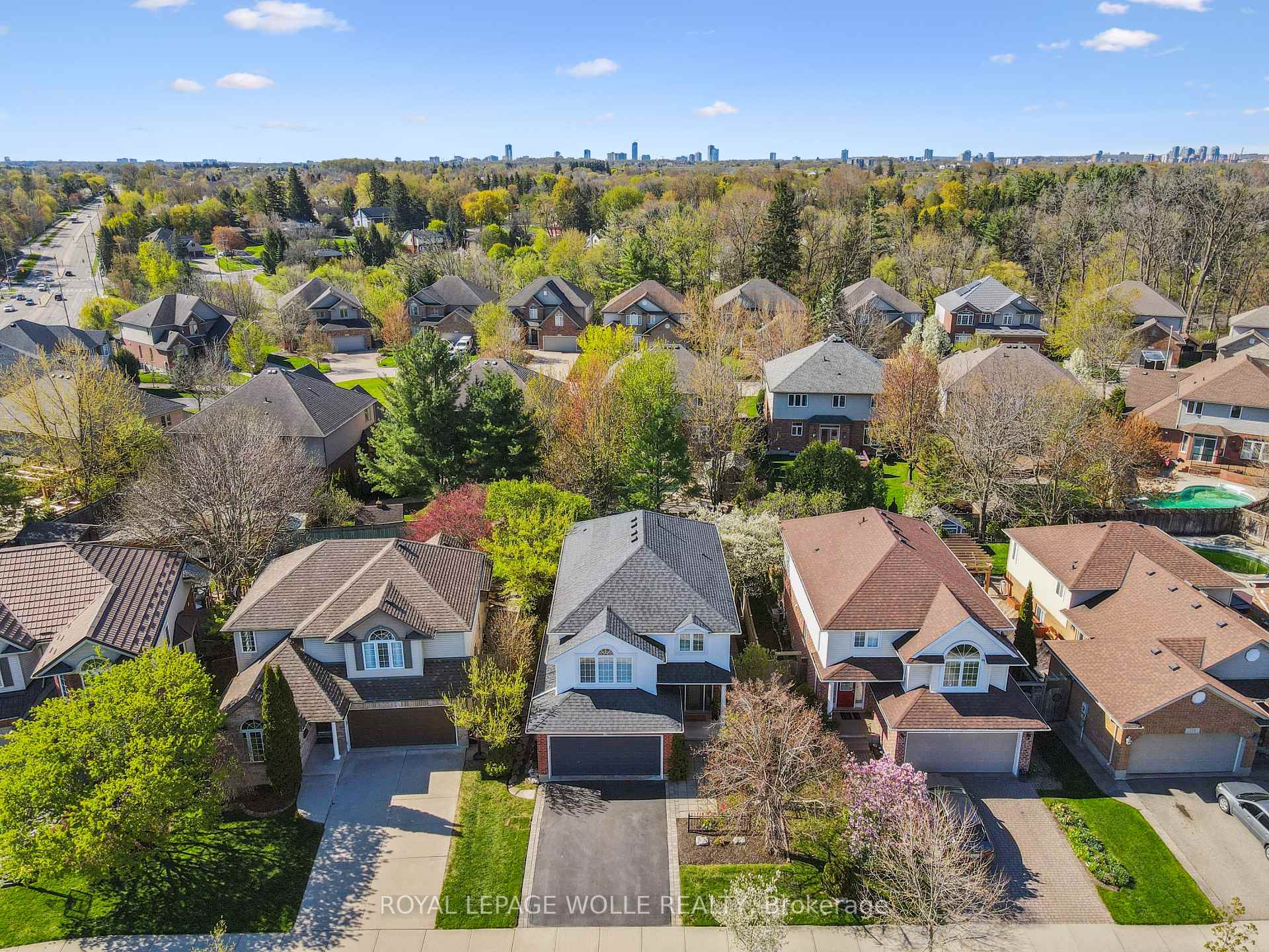 Photo 2 of 704 Bonavista Drive, Waterloo — HOMEH
