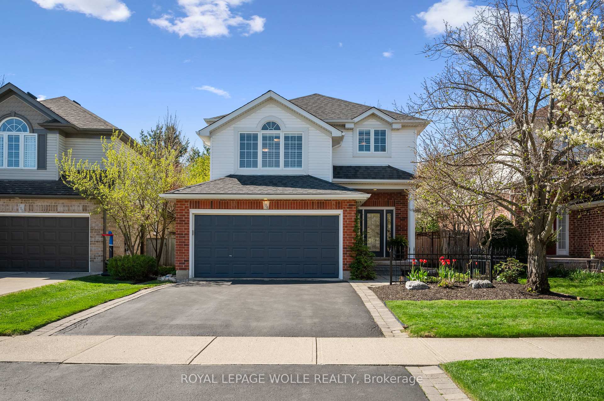 Photo 3 of 704 Bonavista Drive, Waterloo — HOMEH