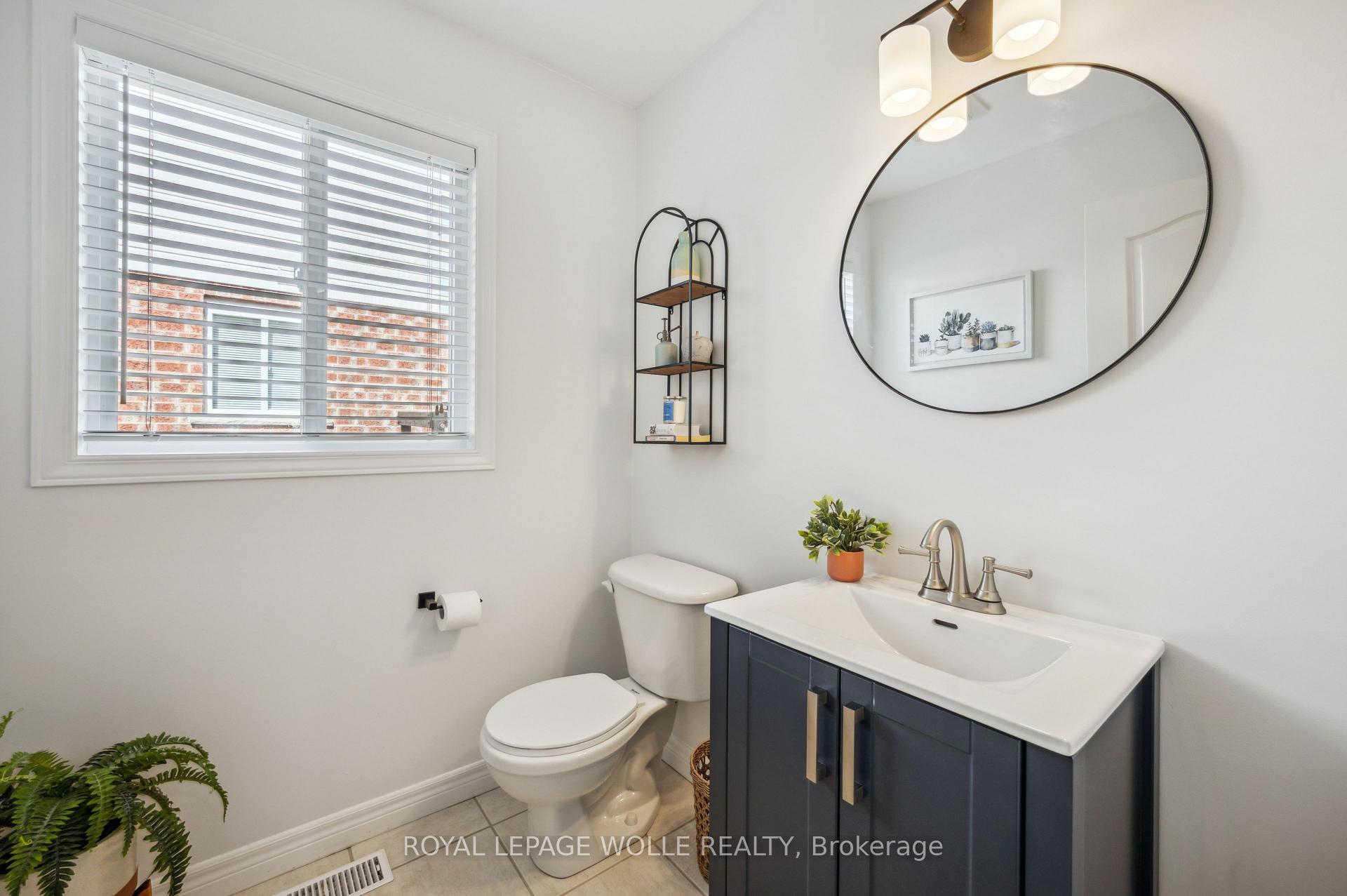 Photo 5 of 704 Bonavista Drive, Waterloo — HOMEH
