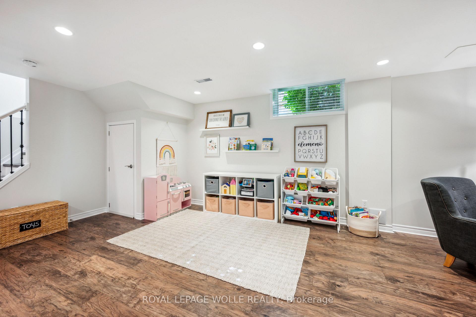 Photo 30 of 704 Bonavista Drive, Waterloo — HOMEH