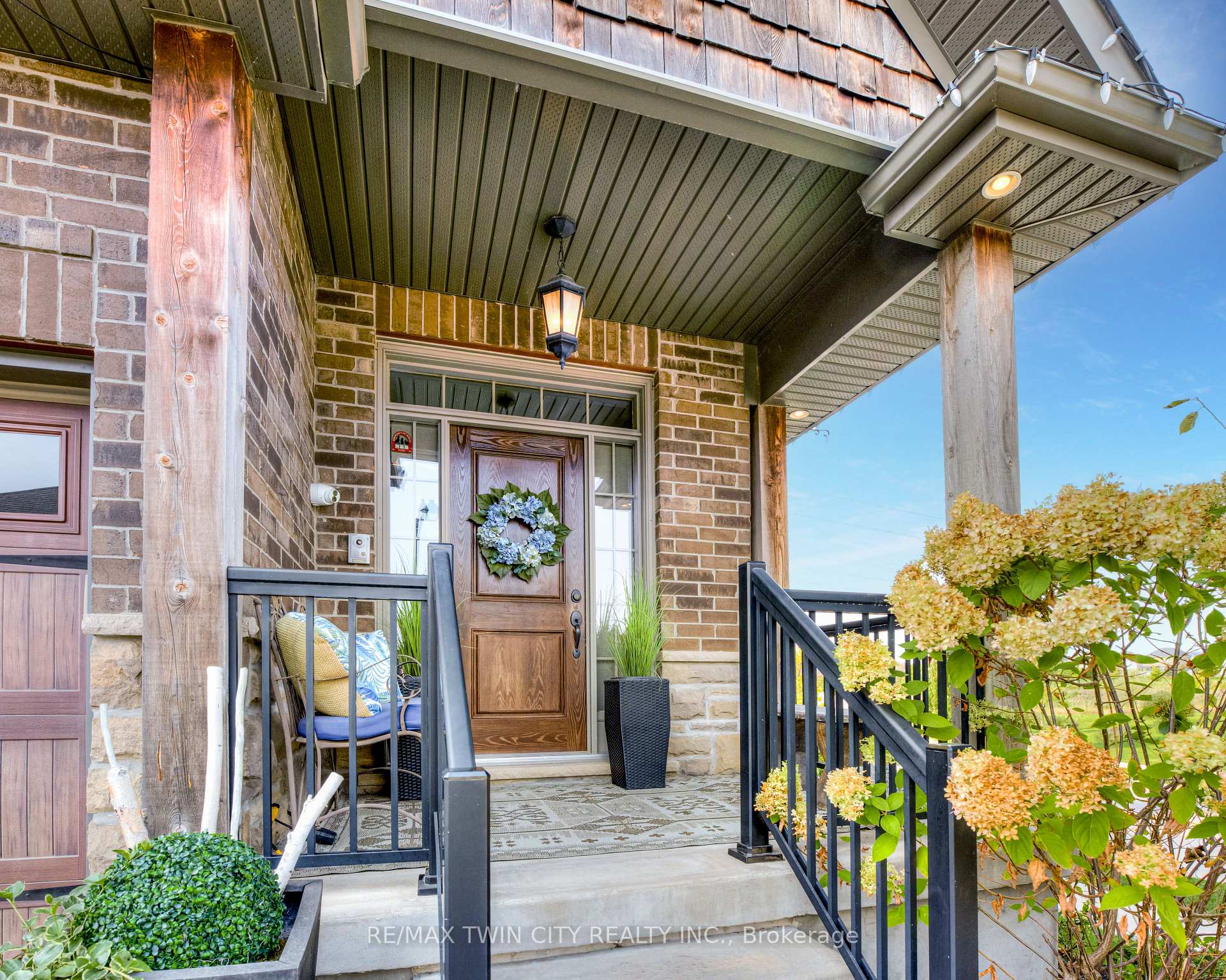 Photo 2 of 657 Montpellier Drive, Waterloo — HOMEH