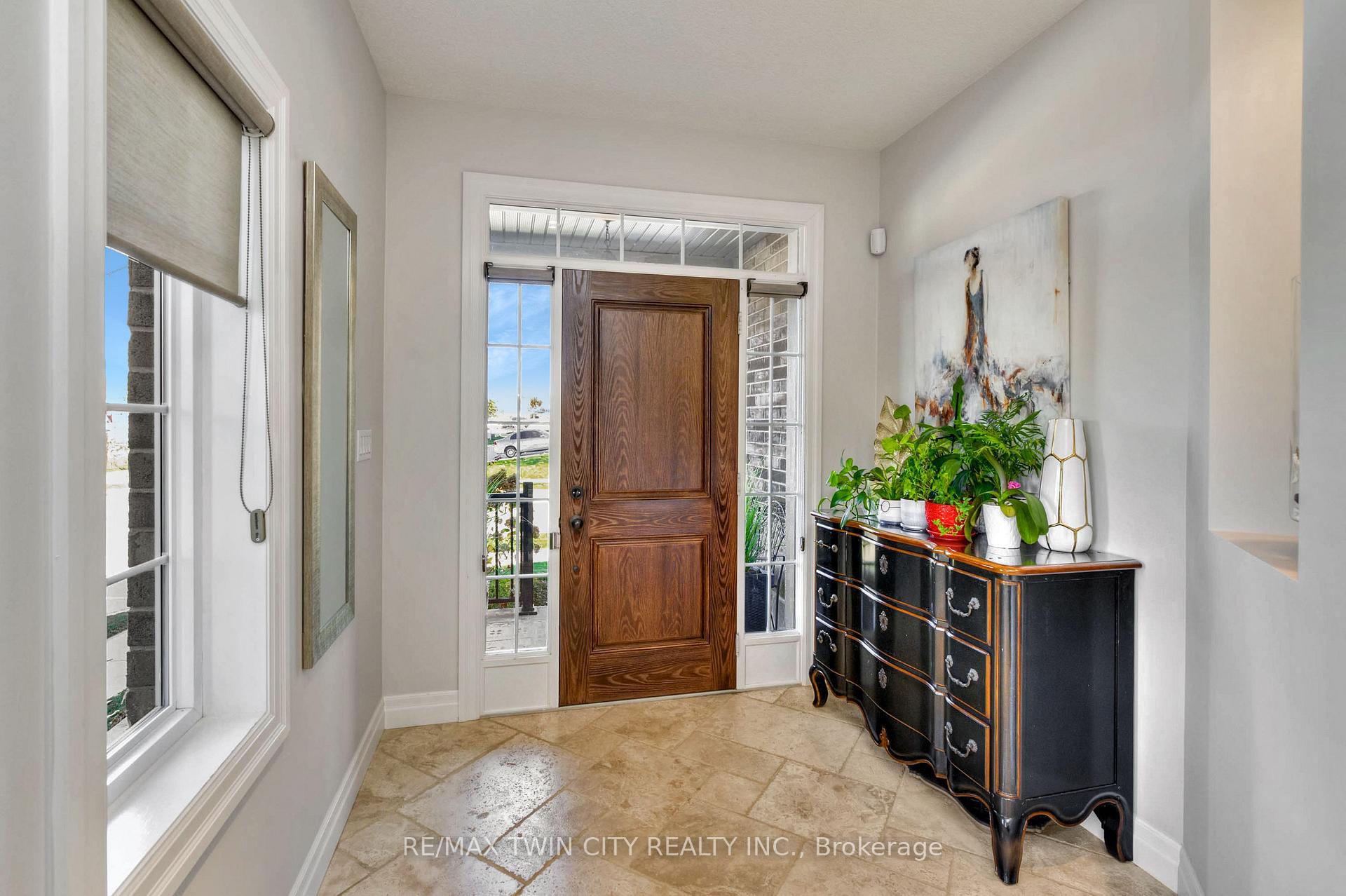Photo 3 of 657 Montpellier Drive, Waterloo — HOMEH