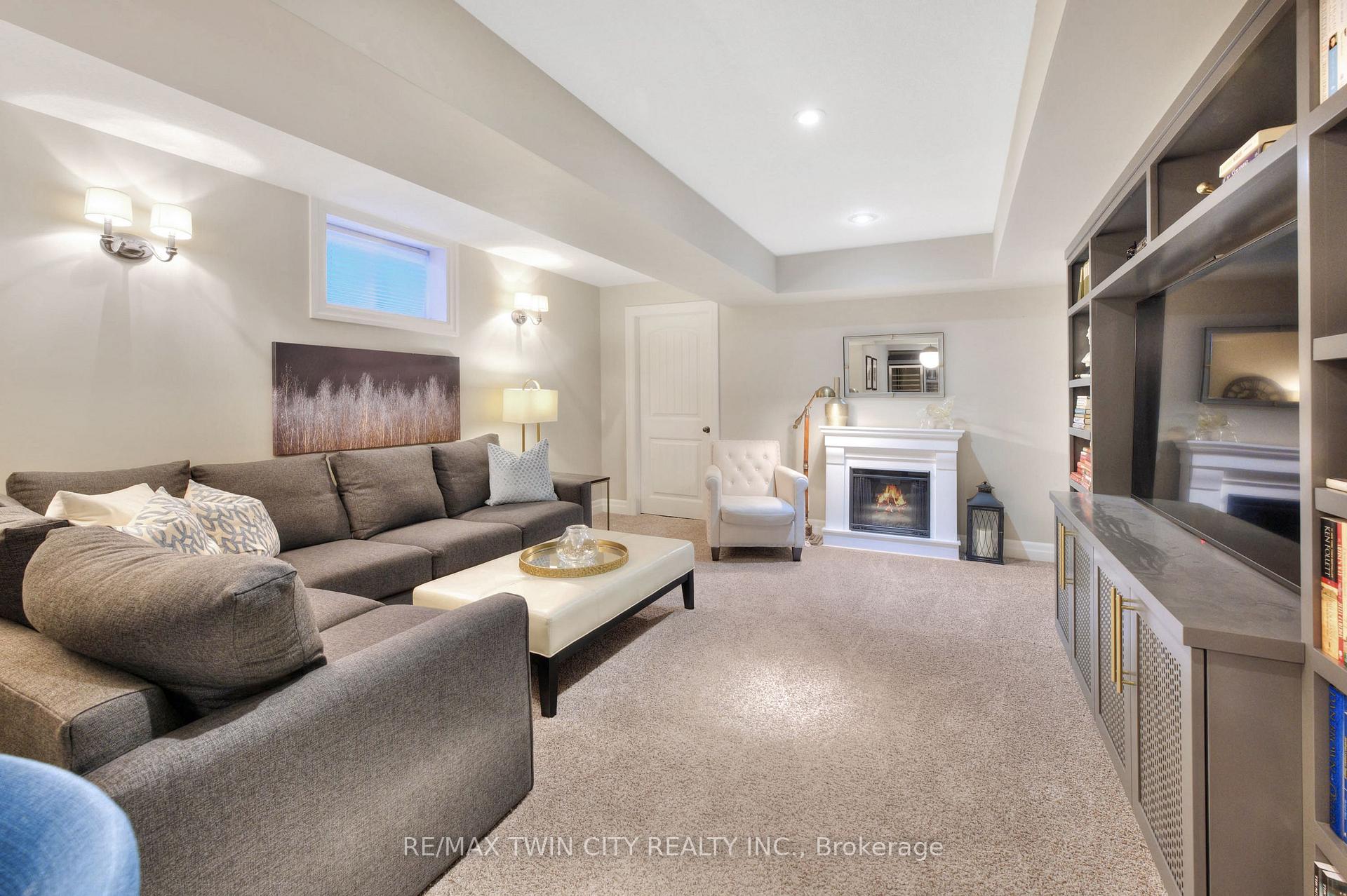 Photo 33 of 657 Montpellier Drive, Waterloo — HOMEH