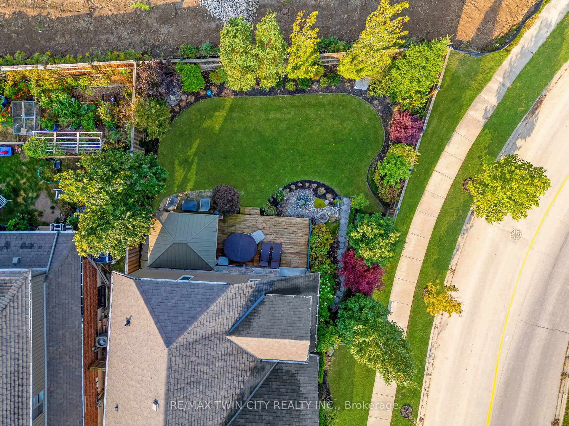 Photo 47 of 657 Montpellier Drive, Waterloo — HOMEH