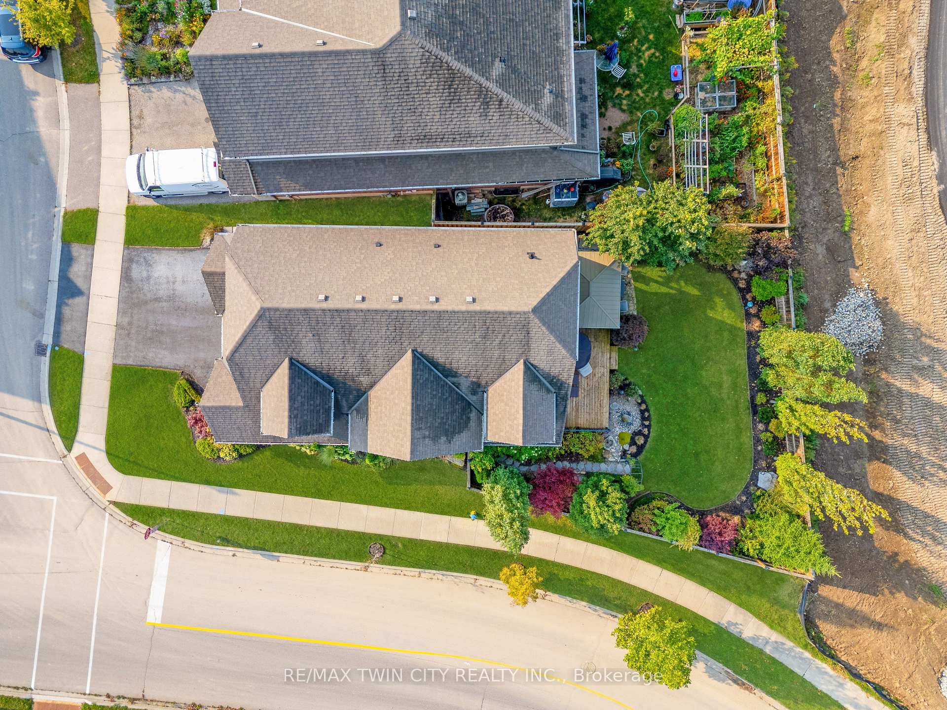Photo 48 of 657 Montpellier Drive, Waterloo — HOMEH