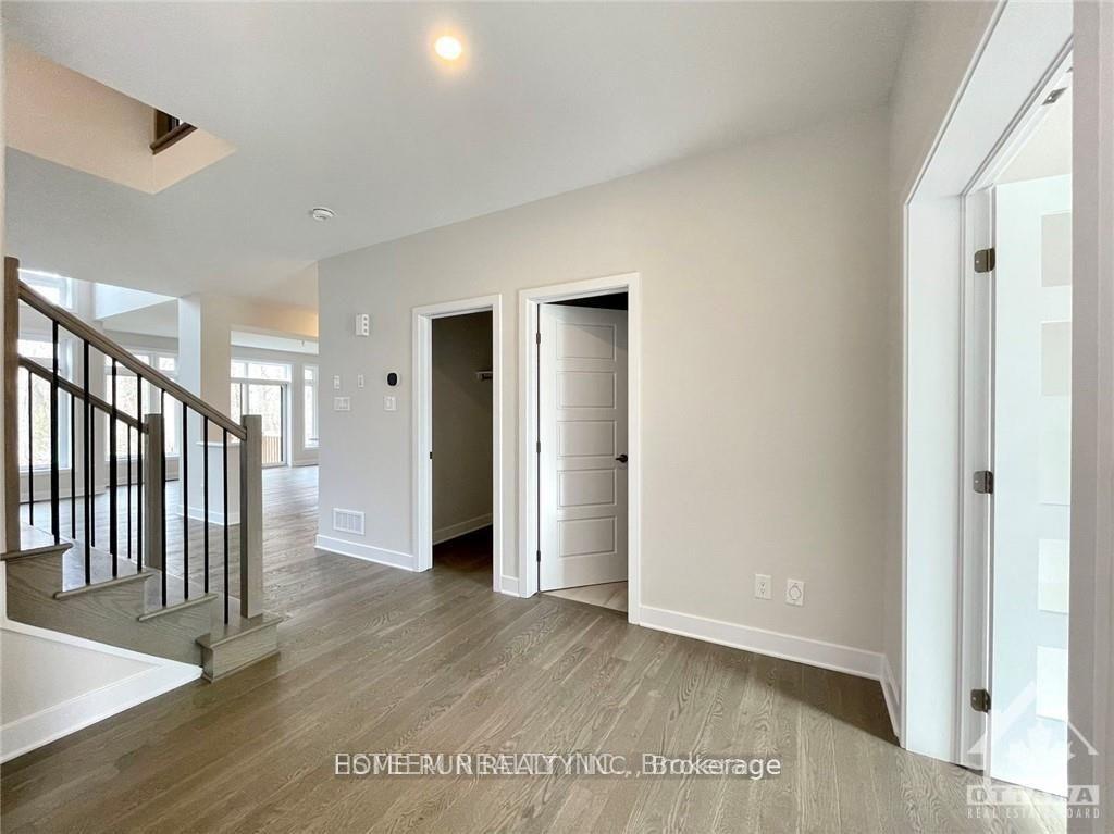 Photo 2 of 921 Atrium Ridge, Ottawa, Riverside South/Gloucester Glen — HOMEH