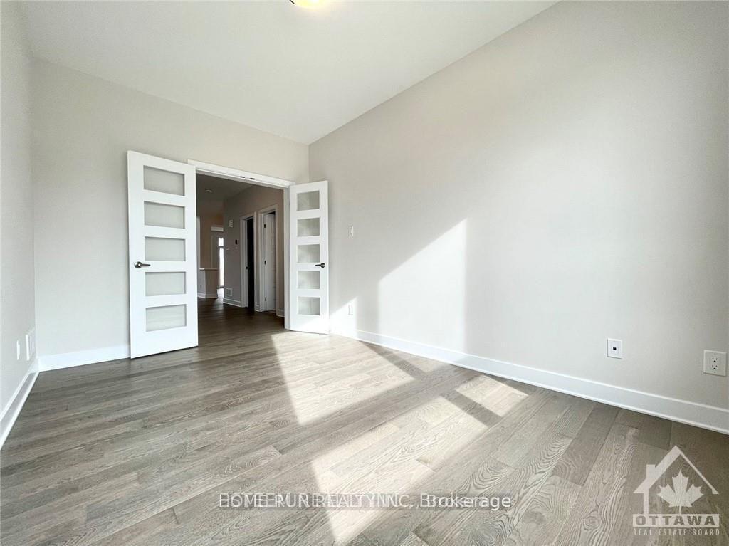 Photo 4 of 921 Atrium Ridge, Ottawa, Riverside South/Gloucester Glen — HOMEH