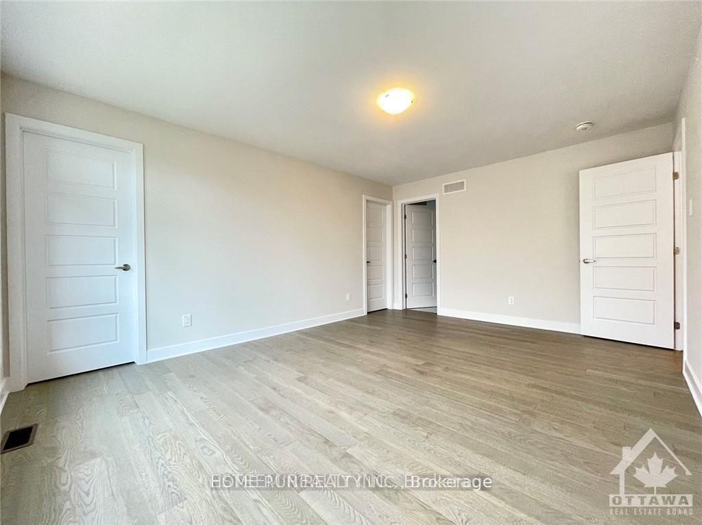 Photo 15 of 921 Atrium Ridge, Ottawa, Riverside South/Gloucester Glen — HOMEH