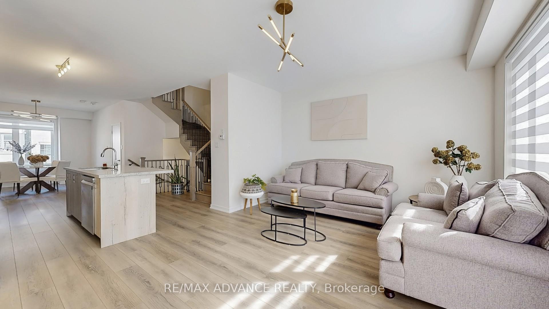 Photo 4 of 33 Origin Way, Vaughan, Patterson — HOMEH