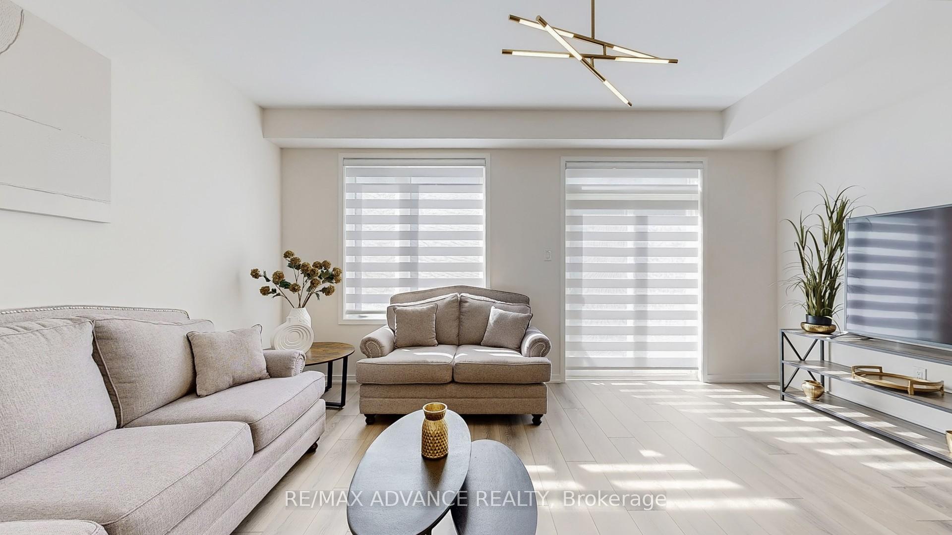 Photo 5 of 33 Origin Way, Vaughan, Patterson — HOMEH