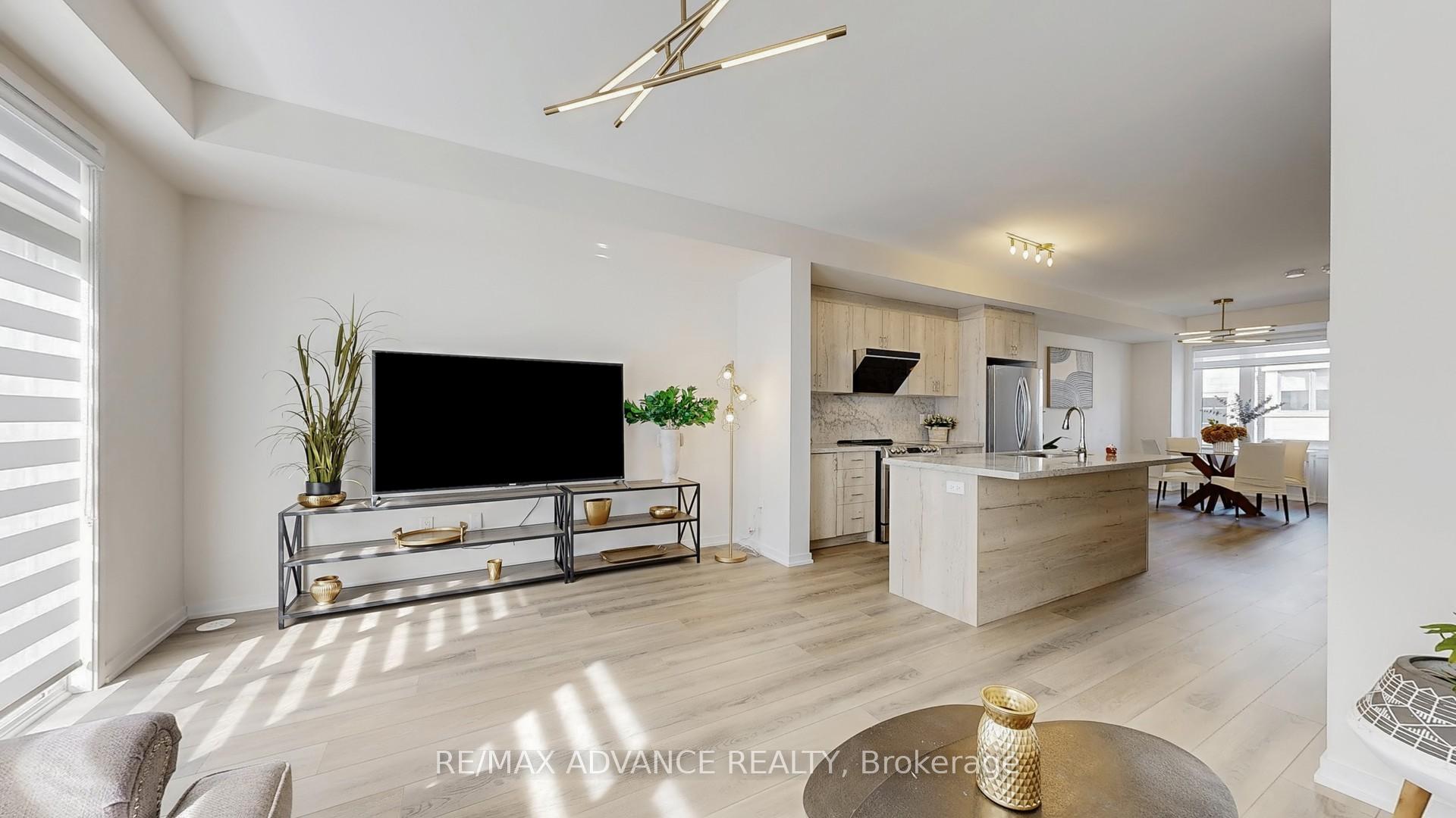 Photo 6 of 33 Origin Way, Vaughan, Patterson — HOMEH