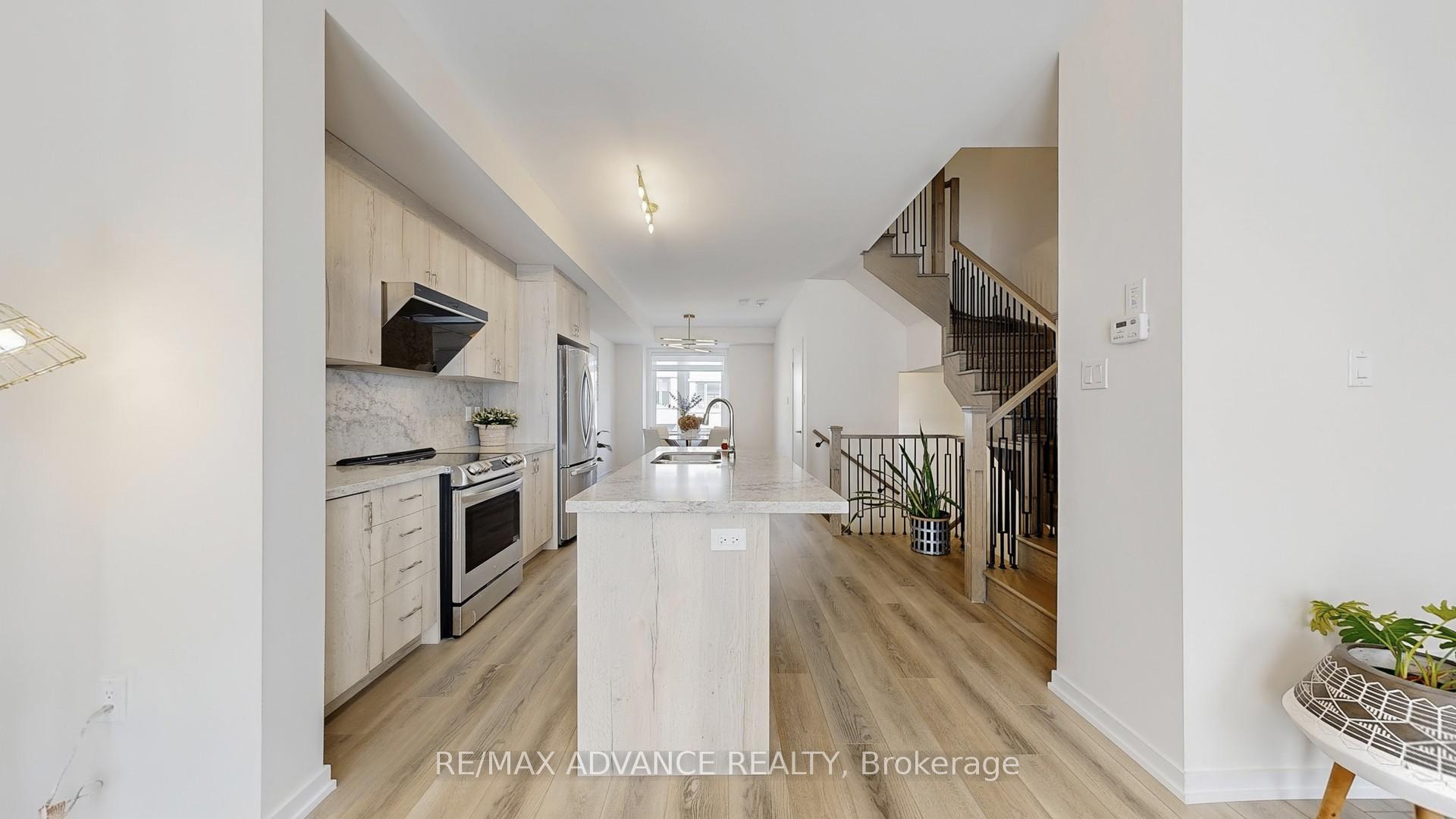 Photo 7 of 33 Origin Way, Vaughan, Patterson — HOMEH