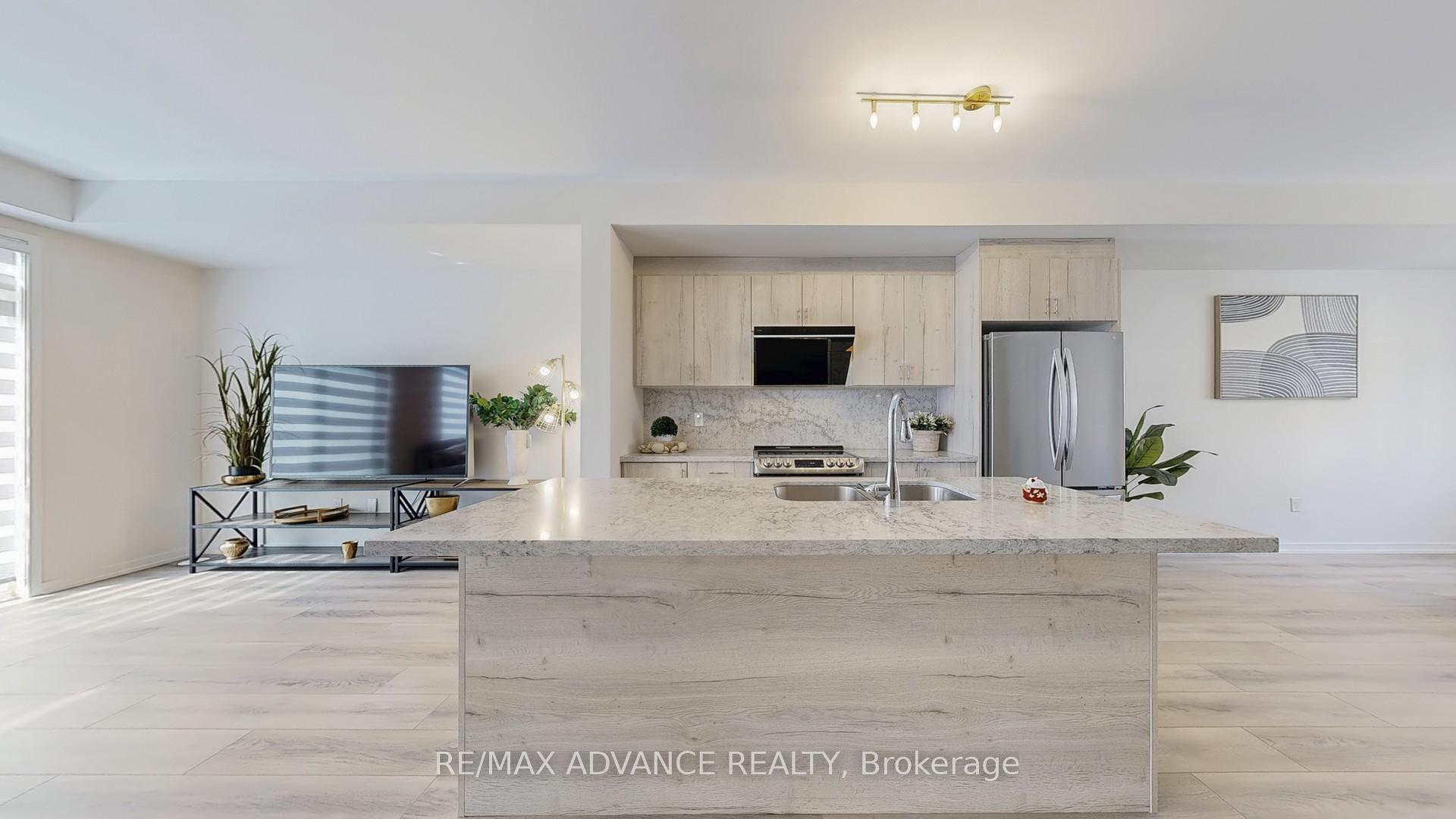 Photo 8 of 33 Origin Way, Vaughan, Patterson — HOMEH