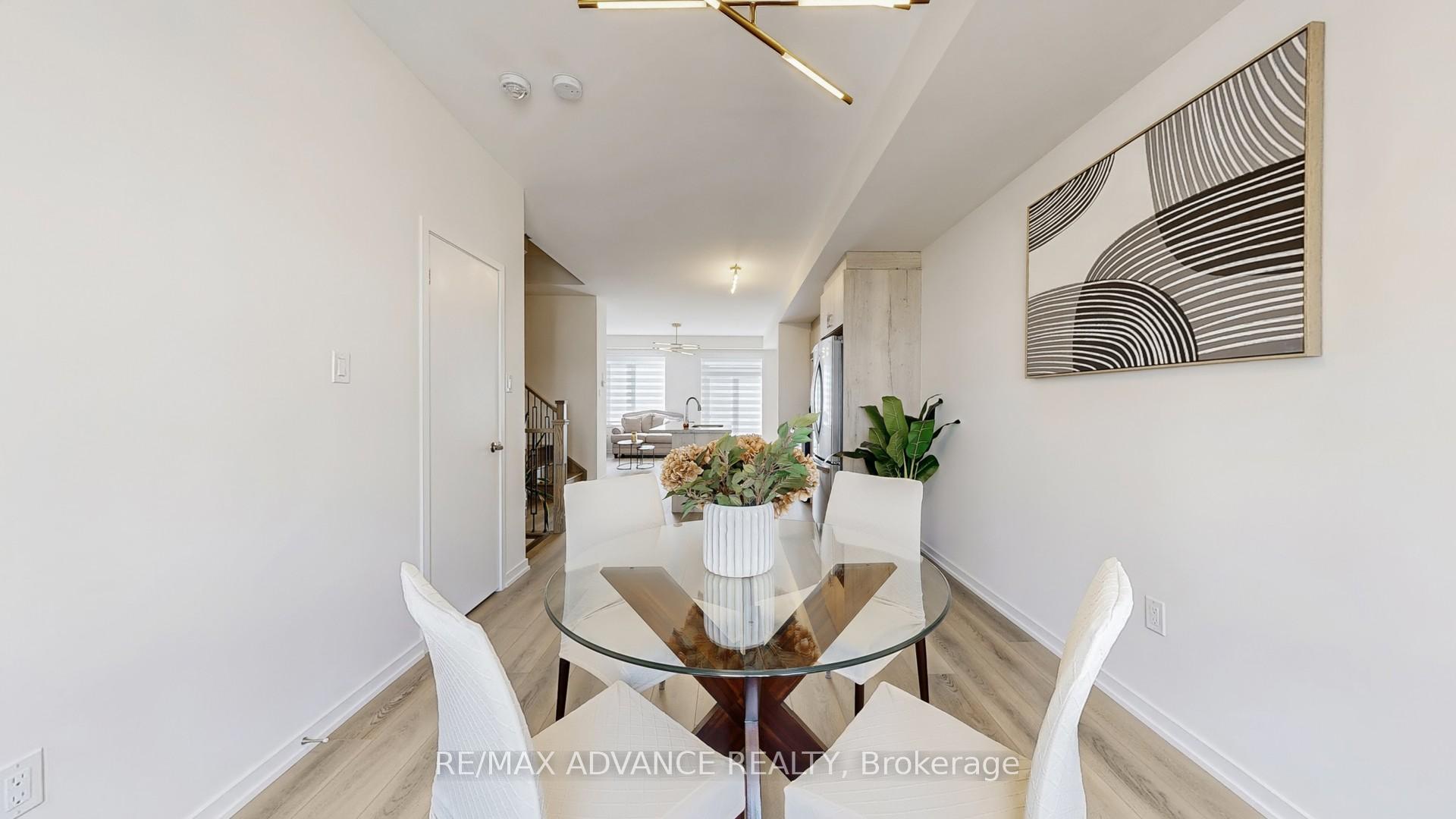 Photo 15 of 33 Origin Way, Vaughan, Patterson — HOMEH