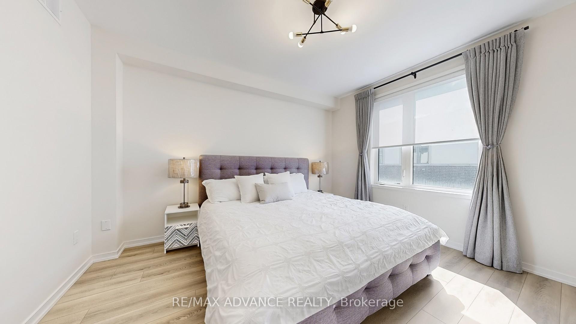 Photo 20 of 33 Origin Way, Vaughan, Patterson — HOMEH