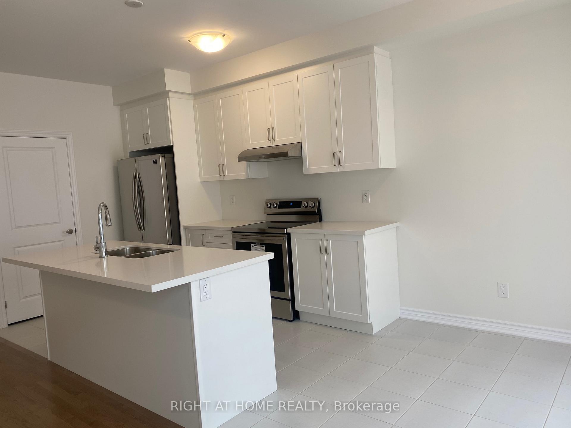 Photo 8 of 44 Marlborough Street E, Whitby, Rolling Acres — HOMEH