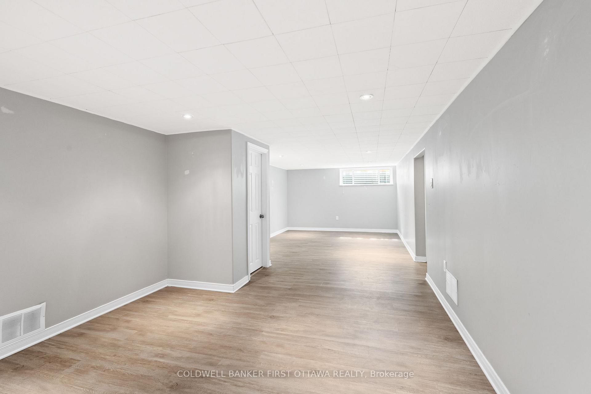 Photo 19 of 1316 Avenue U, Ottawa, Eastway Gardens/Industrial Park — HOMEH