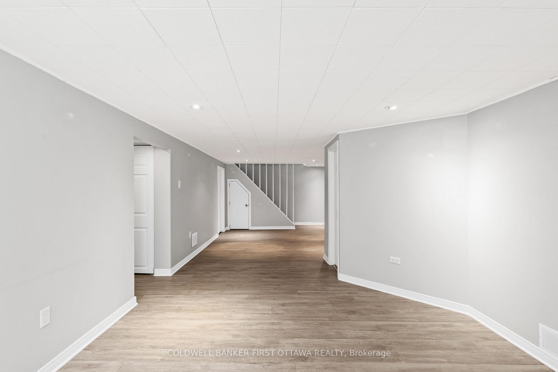 Photo 23 of 1316 Avenue U, Ottawa, Eastway Gardens/Industrial Park — HOMEH