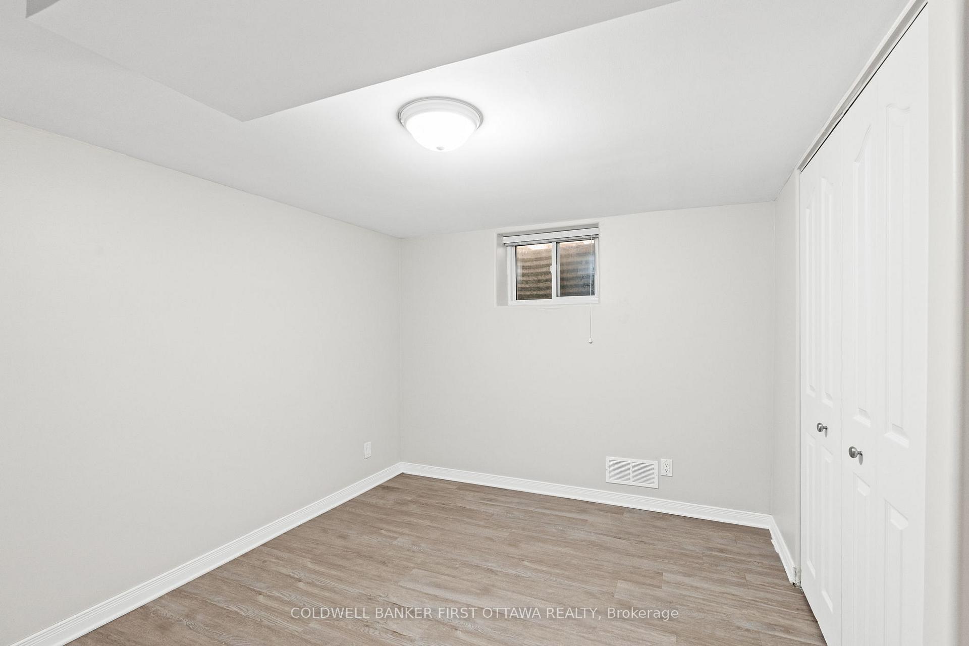 Photo 22 of 1316 Avenue U, Ottawa, Eastway Gardens/Industrial Park — HOMEH
