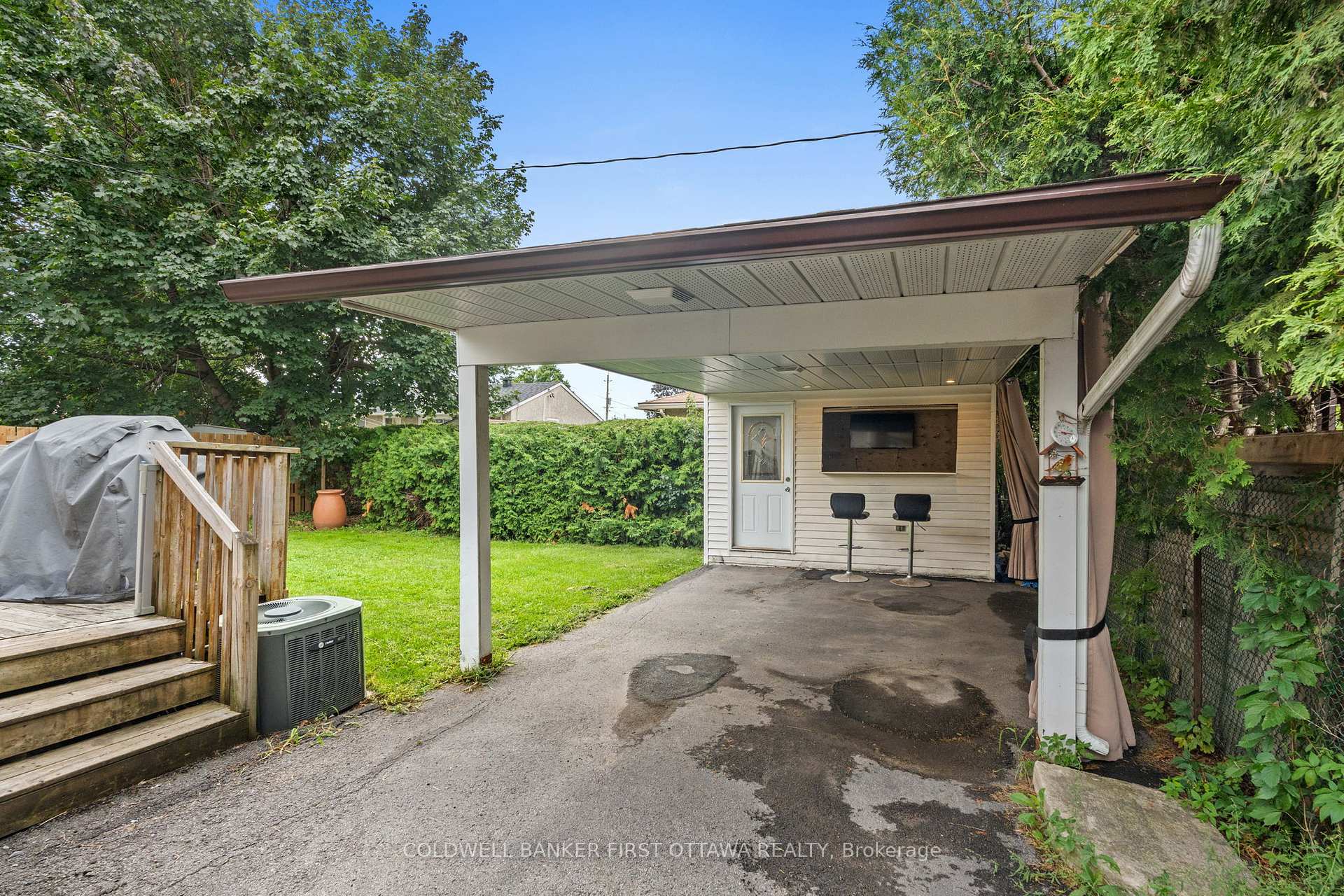 Photo 27 of 1316 Avenue U, Ottawa, Eastway Gardens/Industrial Park — HOMEH