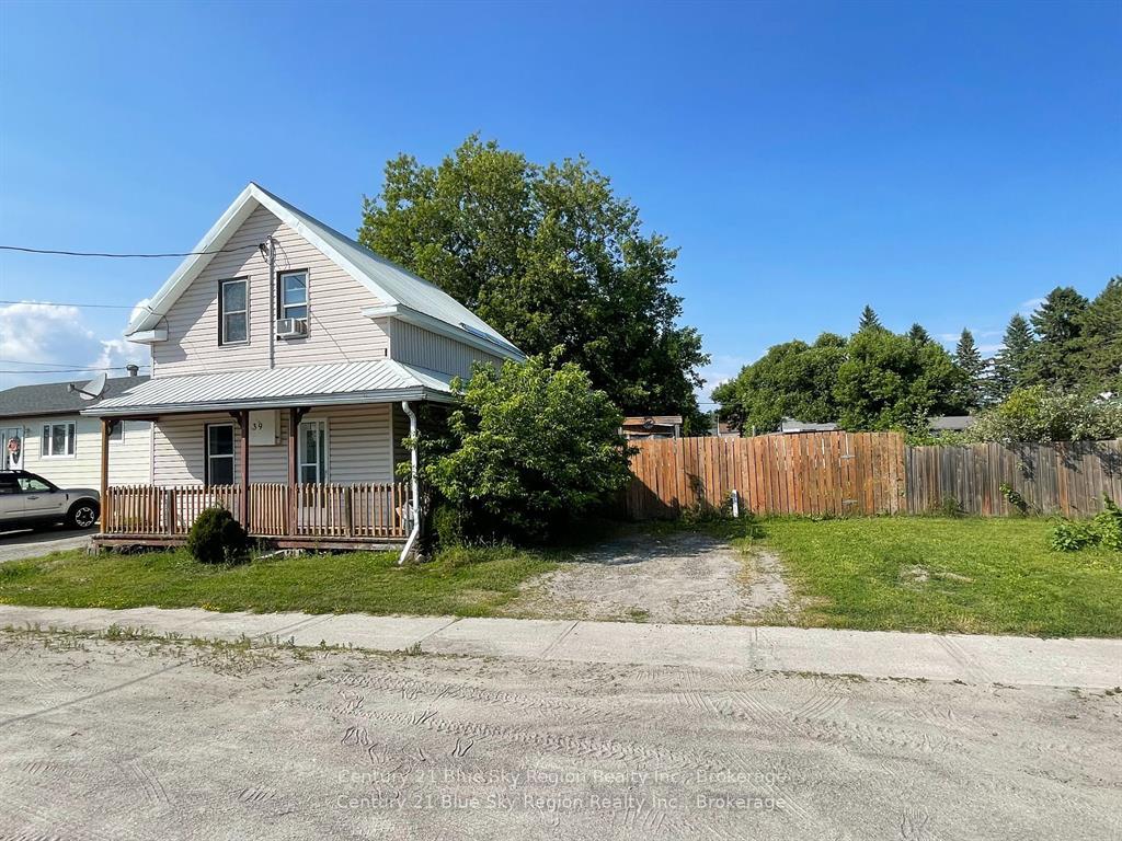 Front of 39 Principale Street W