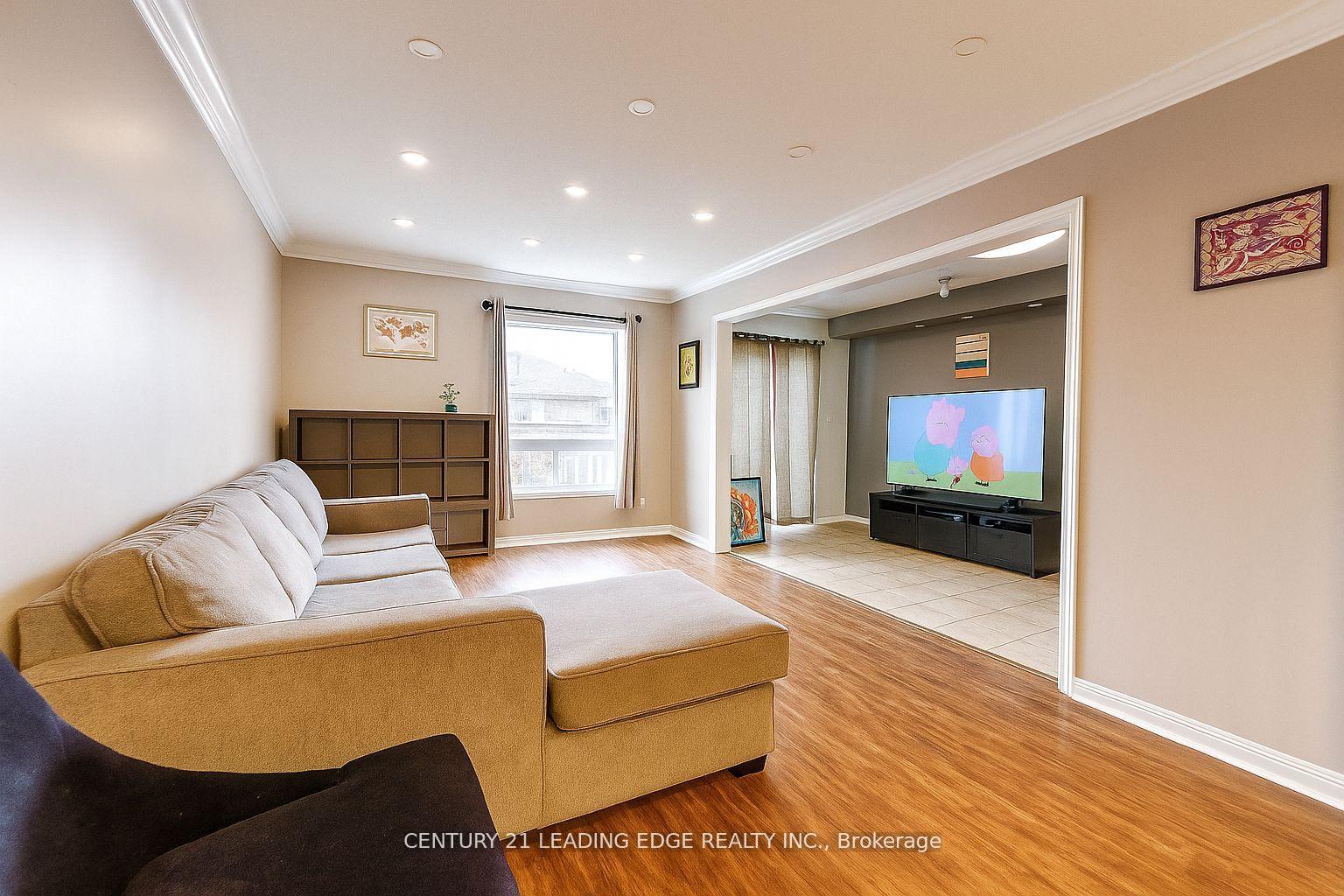 Photo 3 of 68 Barkdale Way, Whitby, Pringle Creek — HOMEH