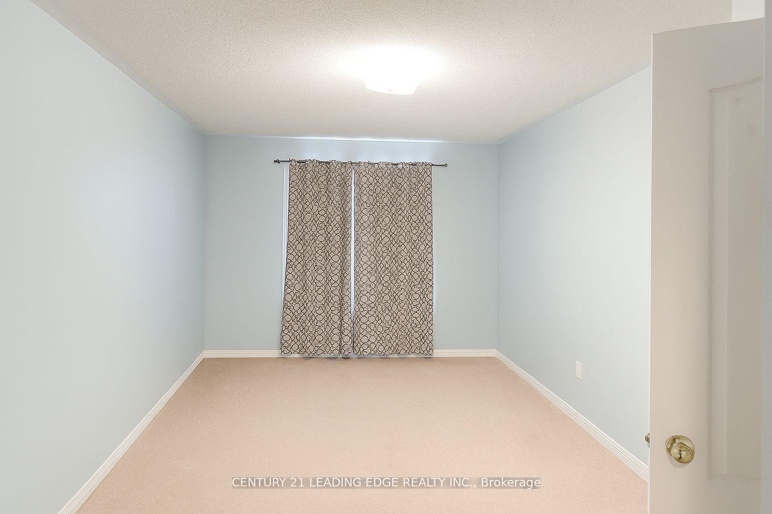 Photo 8 of 68 Barkdale Way, Whitby, Pringle Creek — HOMEH