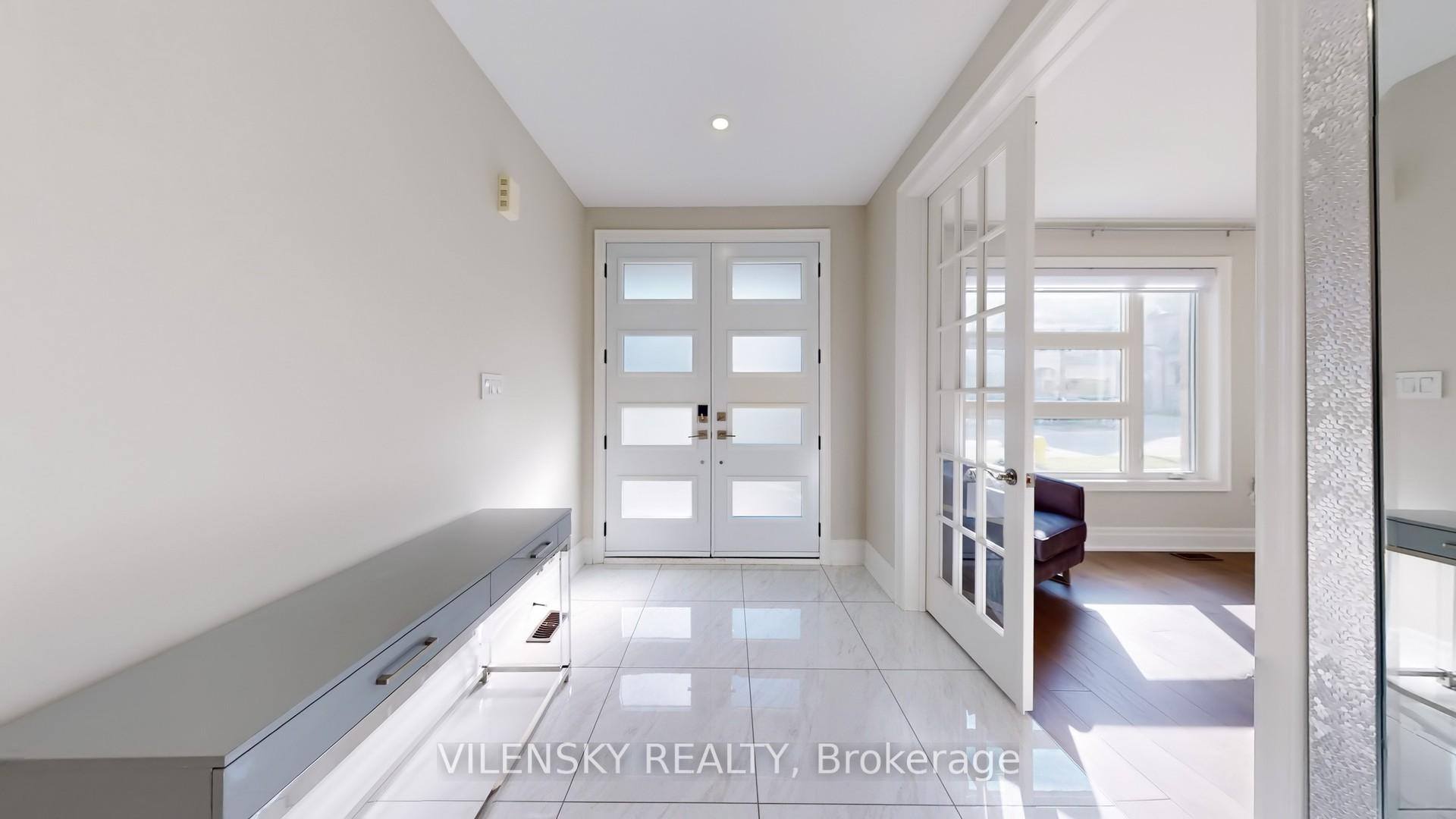 Photo 4 of 37 Hurst Avenue, Vaughan, Patterson — HOMEH