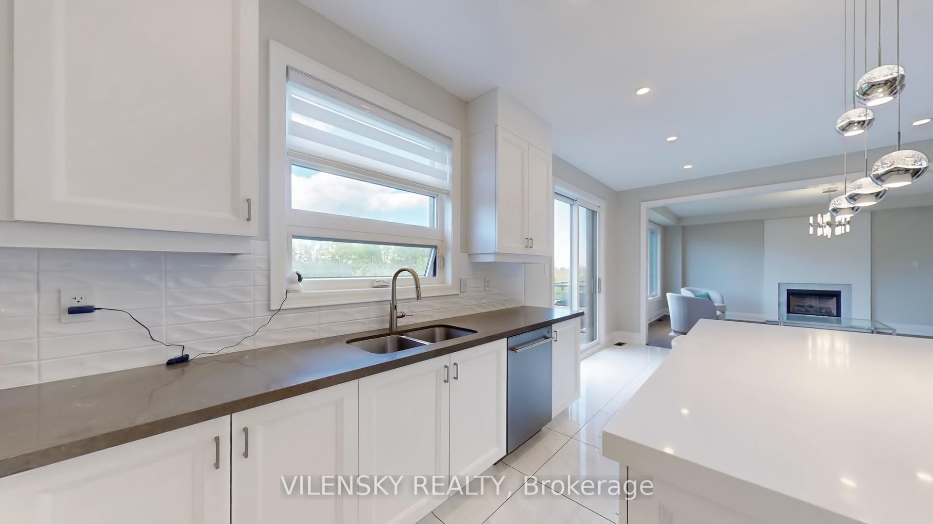 Photo 14 of 37 Hurst Avenue, Vaughan, Patterson — HOMEH