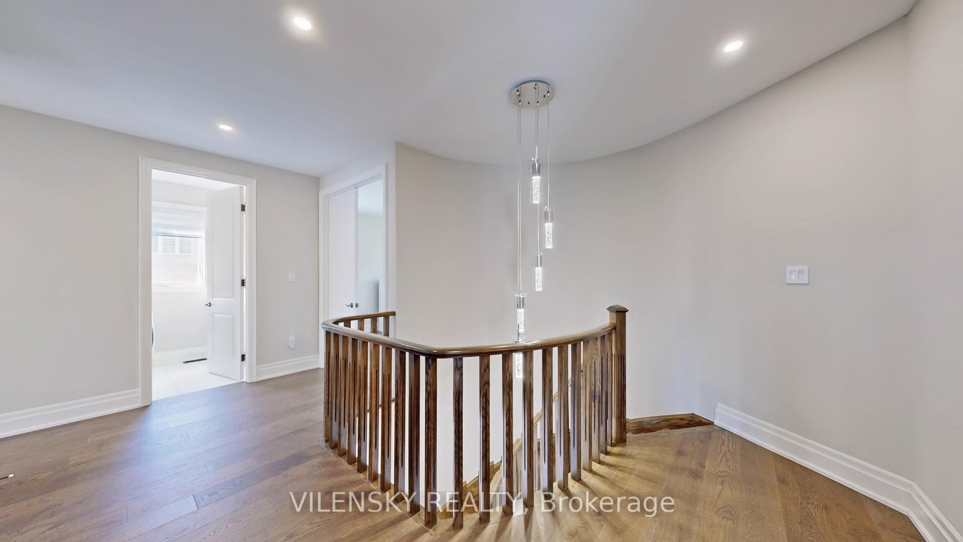 Photo 20 of 37 Hurst Avenue, Vaughan, Patterson — HOMEH