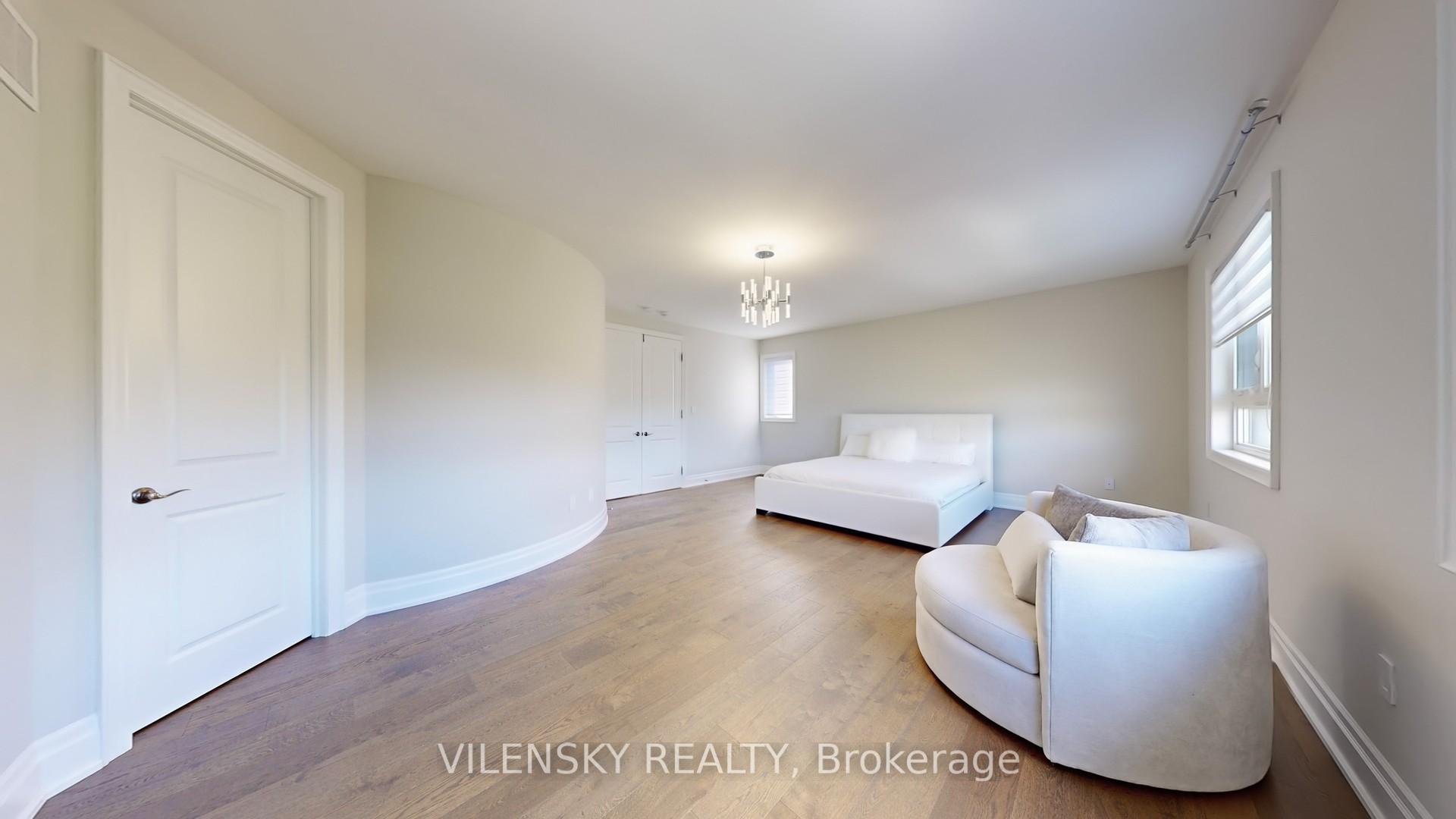 Photo 23 of 37 Hurst Avenue, Vaughan, Patterson — HOMEH