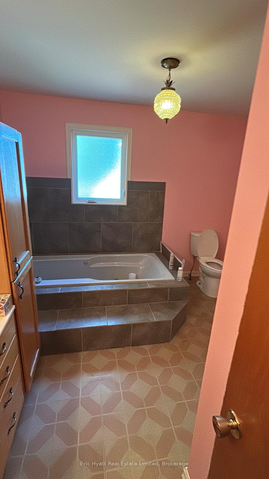 Photo 6 of 372 Ouellette Crescent E, West Nipissing, Sturgeon Falls — HOMEH