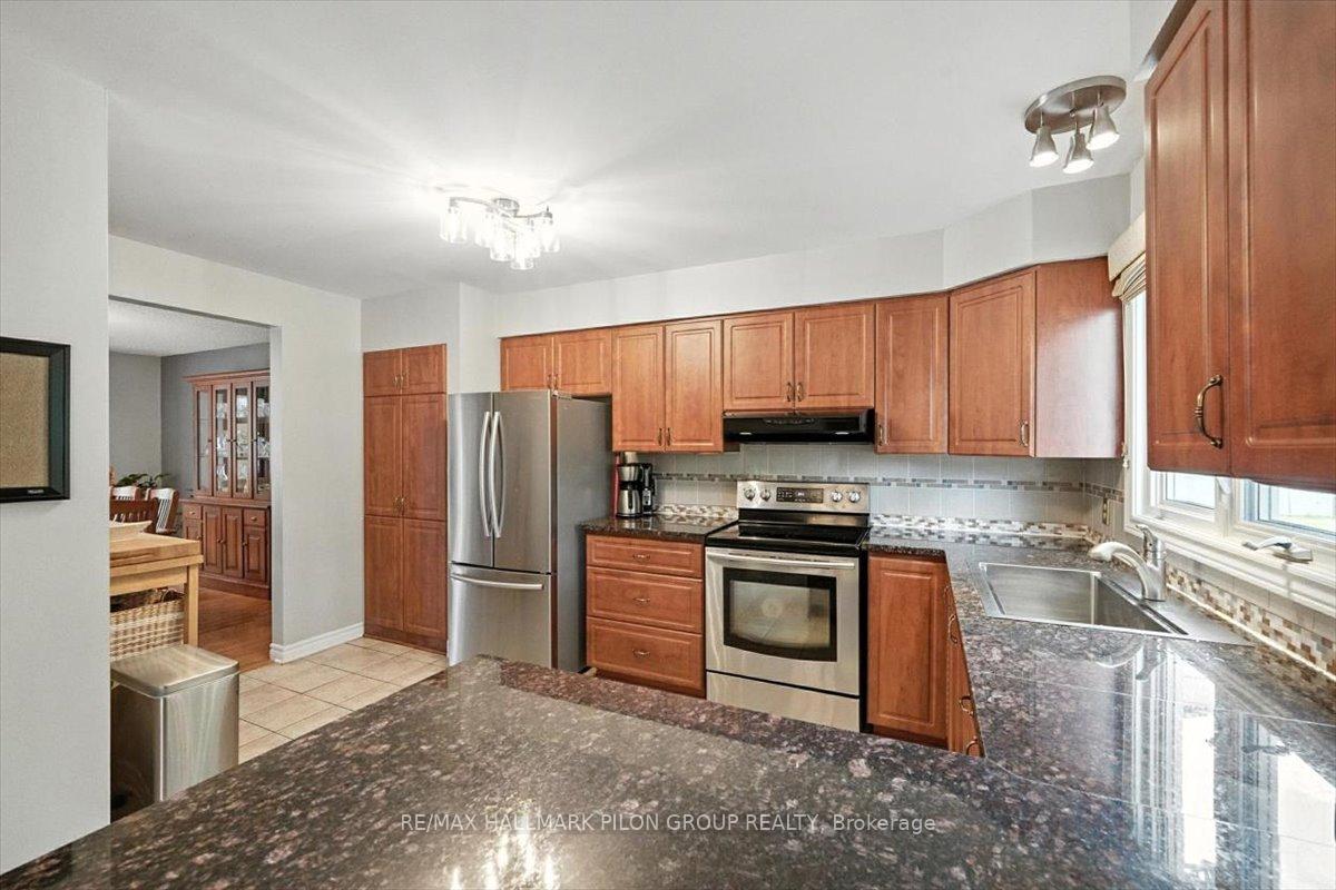 Photo 5 of 3351 Chilliwack Way, Ottawa, Sawmill Creek/Timbermill — HOMEH
