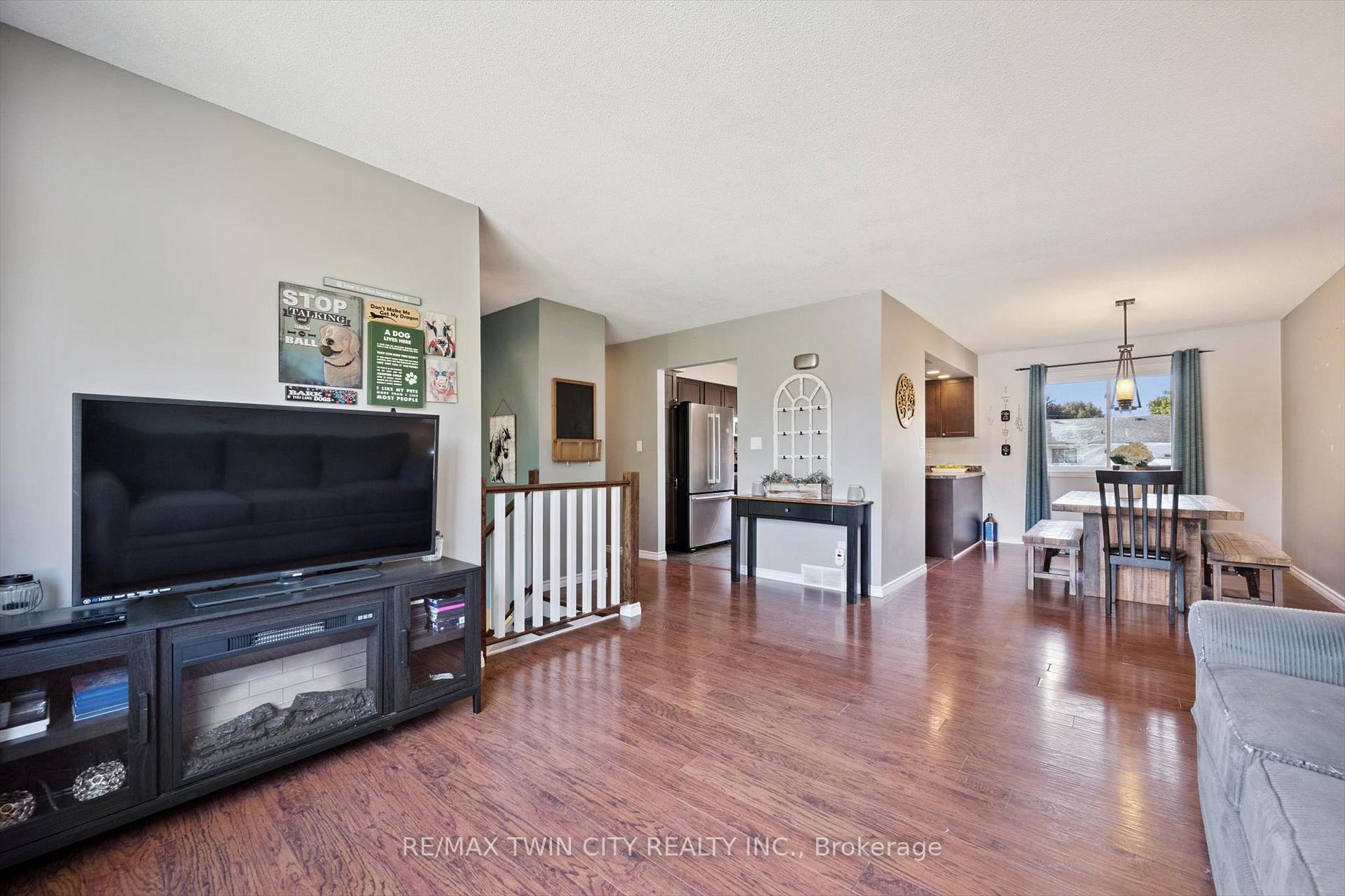 Photo 6 of 230 Arris Crescent, West Perth, Mitchell — HOMEH