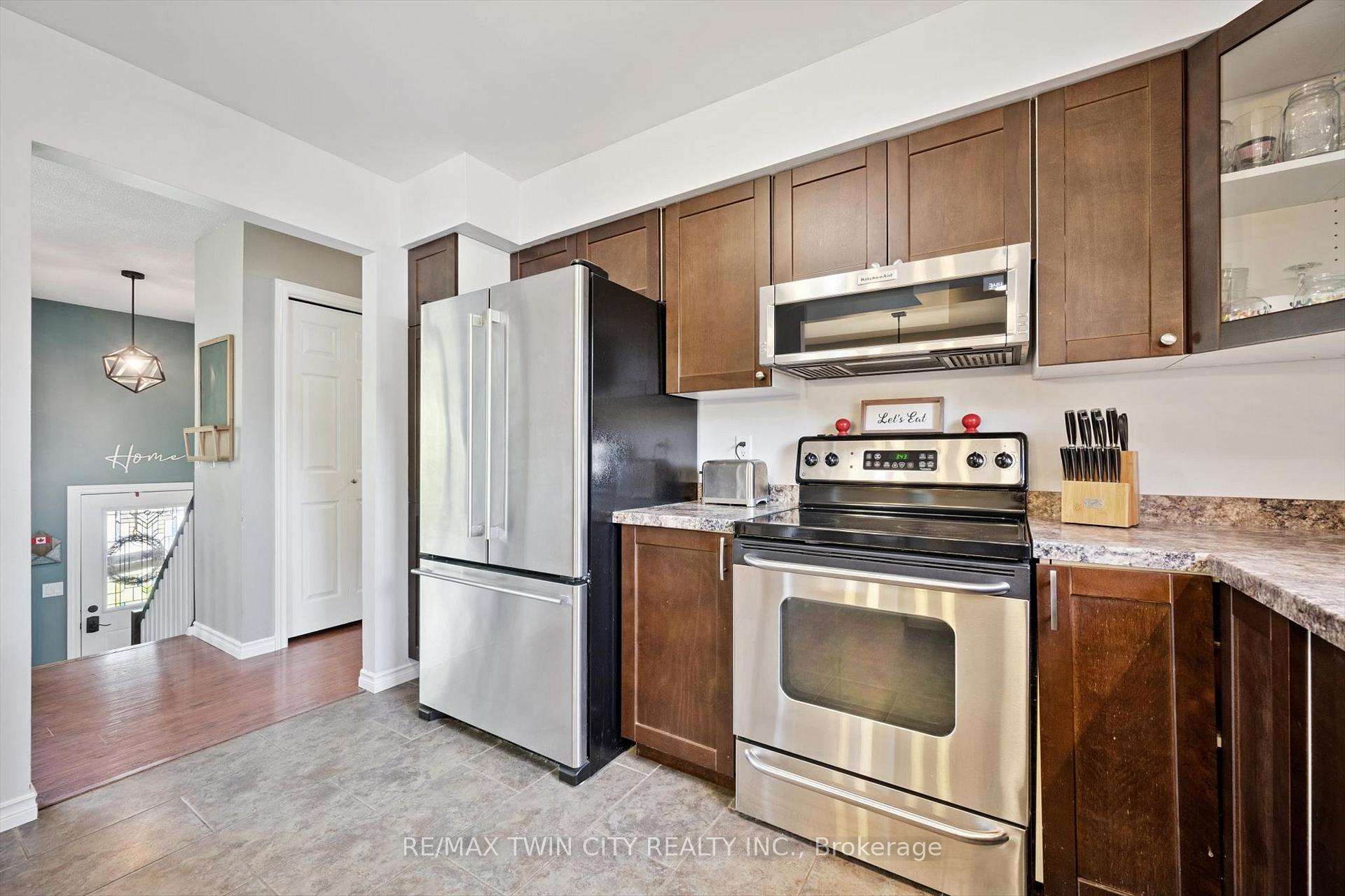 Photo 11 of 230 Arris Crescent, West Perth, Mitchell — HOMEH