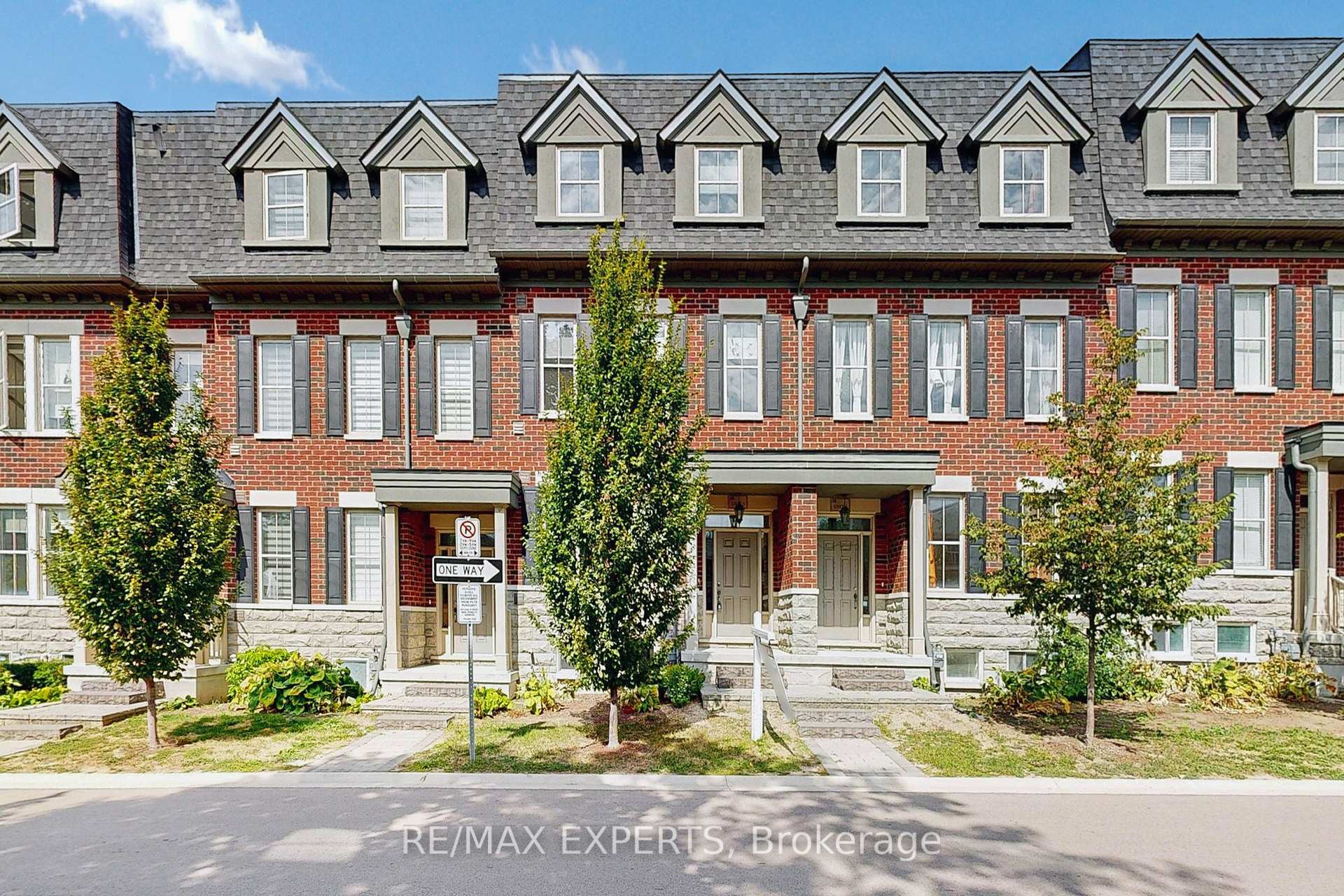 Photo 1 of Unit 5, 8 Church Street, Vaughan, Maple — HOMEH