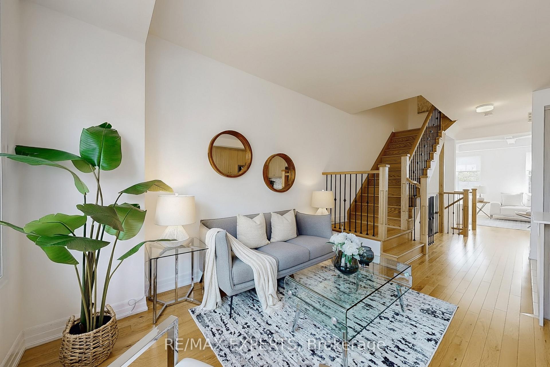 Photo 10 of Unit 5, 8 Church Street, Vaughan, Maple — HOMEH