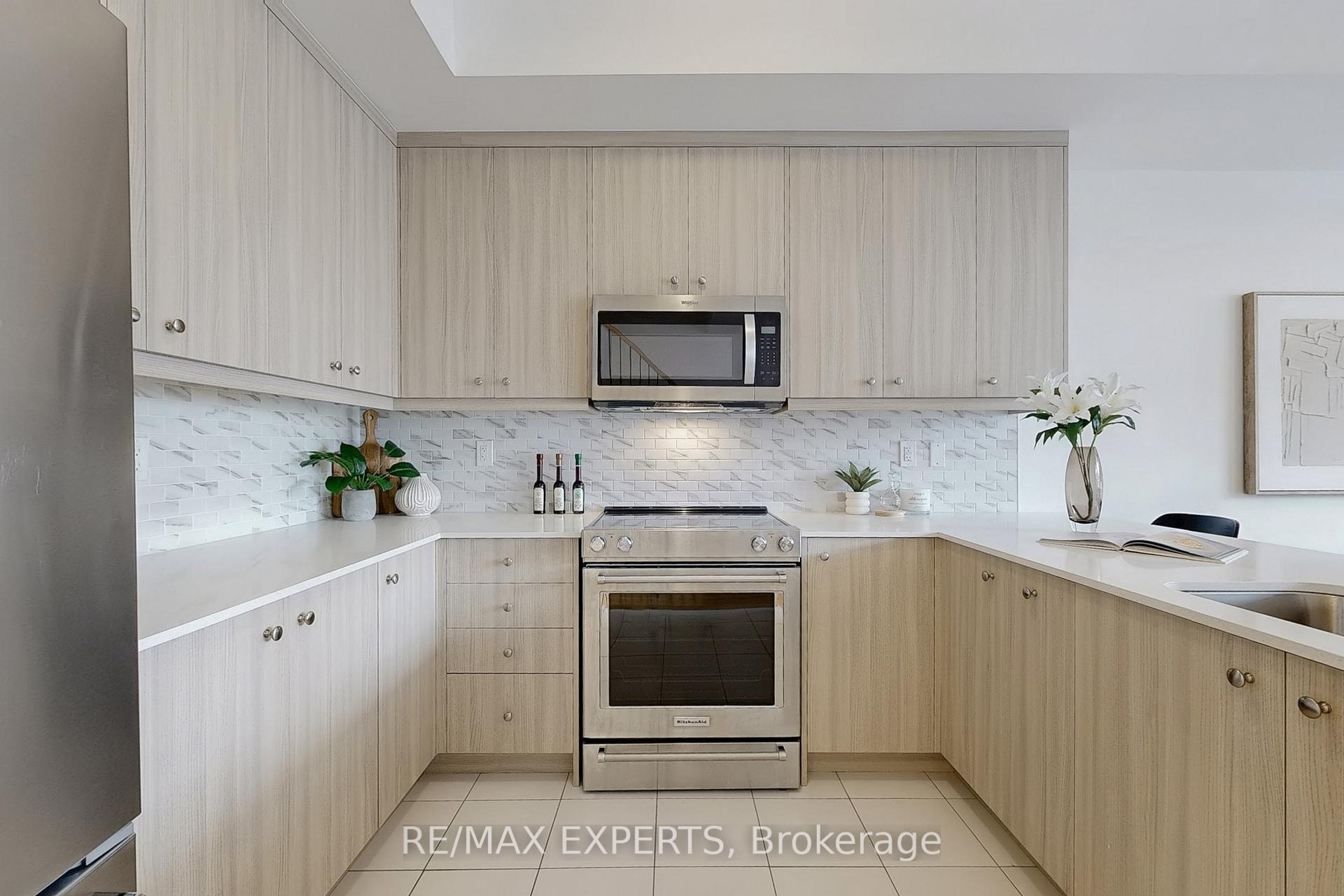 Photo 11 of Unit 5, 8 Church Street, Vaughan, Maple — HOMEH