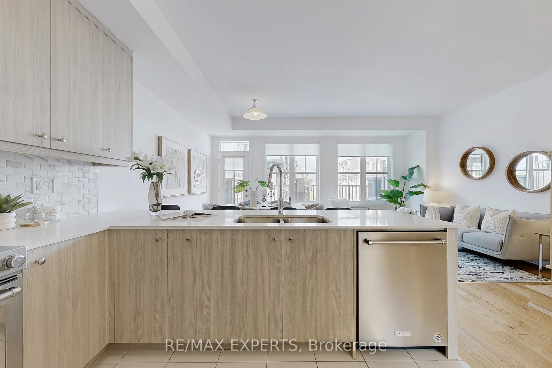 Photo 13 of Unit 5, 8 Church Street, Vaughan, Maple — HOMEH