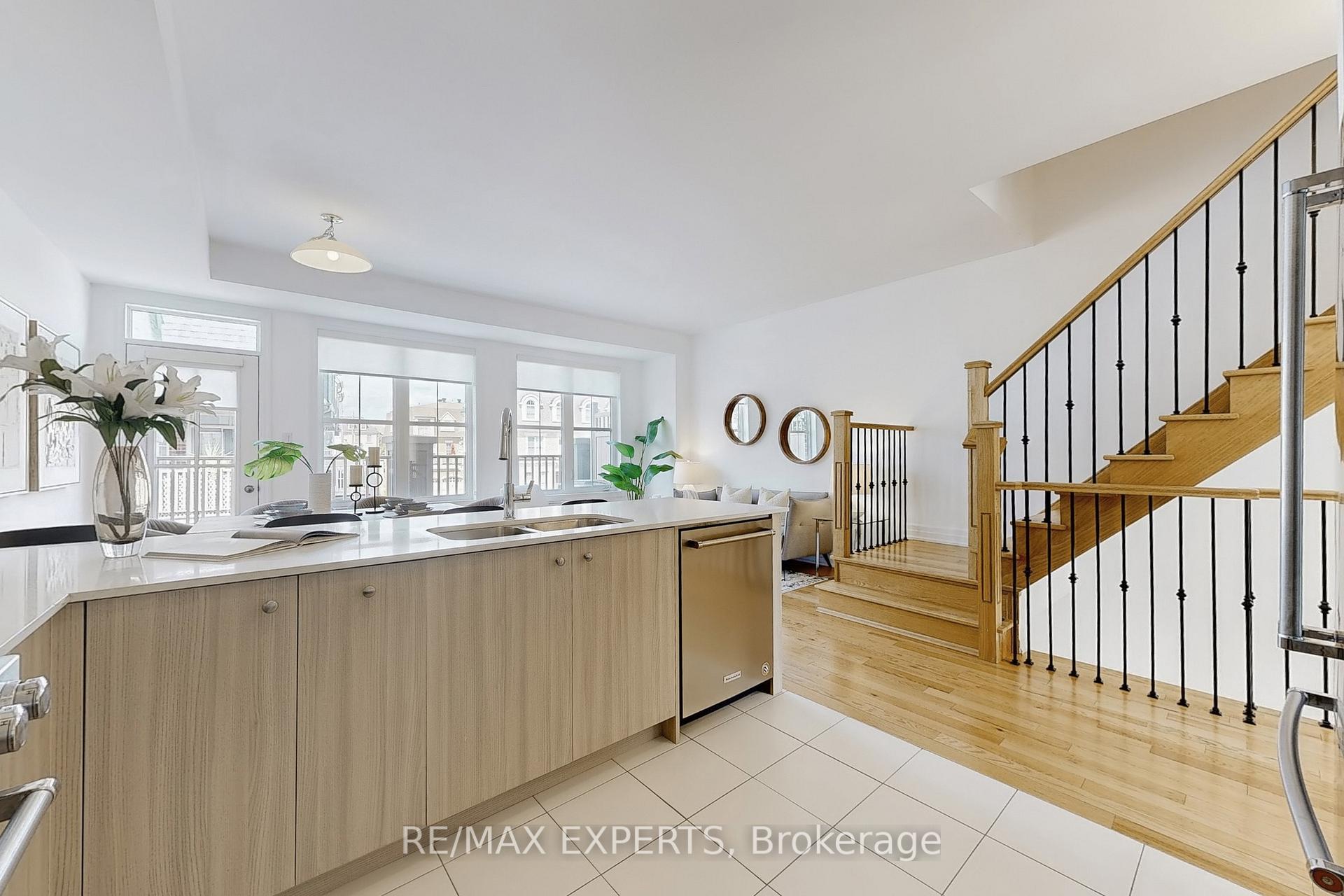 Photo 15 of Unit 5, 8 Church Street, Vaughan, Maple — HOMEH