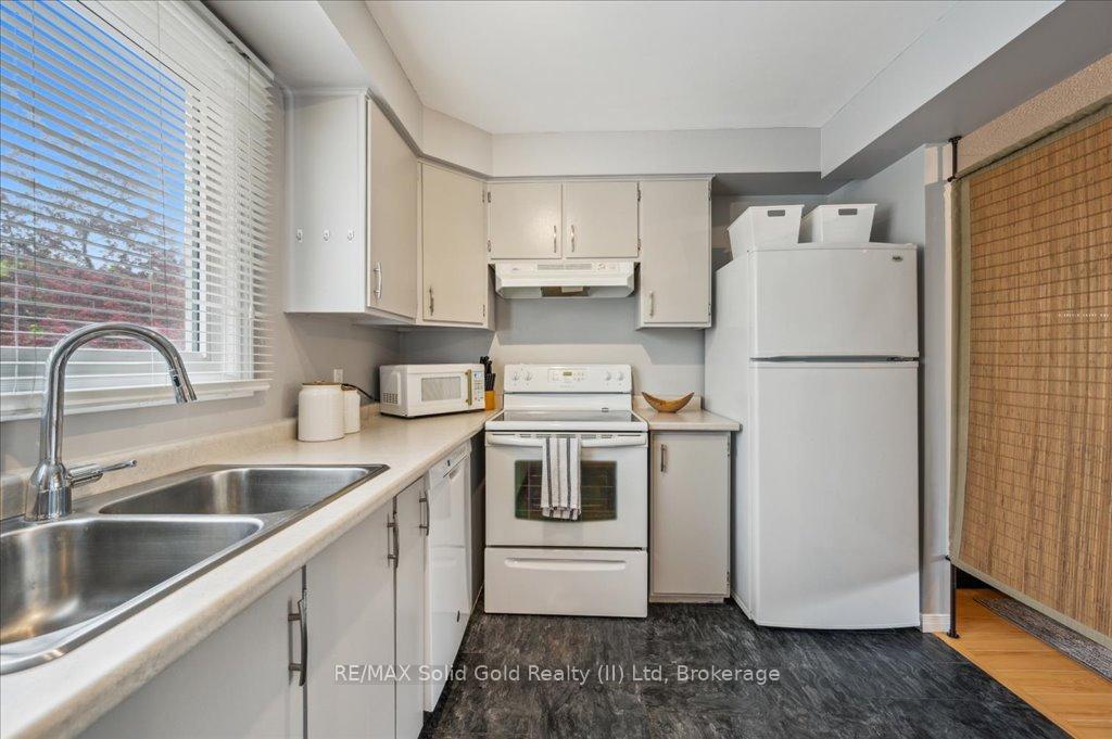 Photo 5 of Unit 3, 419 Bairstow Crescent, Waterloo — HOMEH