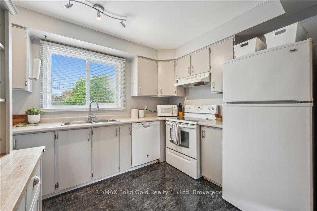 Photo 8 of Unit 3, 419 Bairstow Crescent, Waterloo — HOMEH