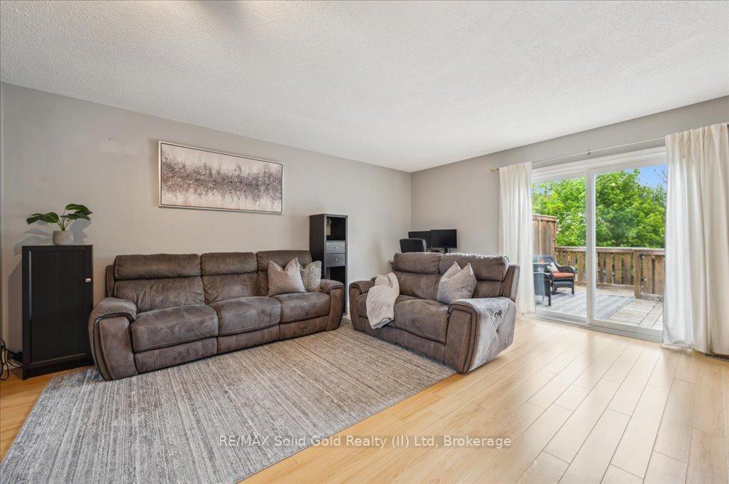 Photo 10 of Unit 3, 419 Bairstow Crescent, Waterloo — HOMEH