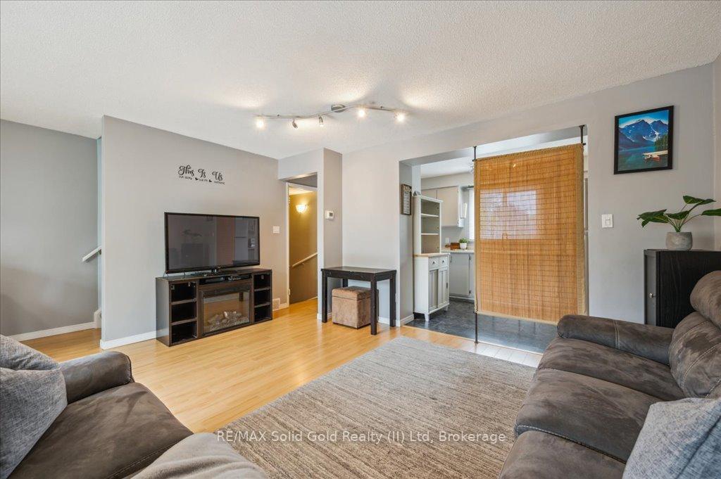 Photo 13 of Unit 3, 419 Bairstow Crescent, Waterloo — HOMEH