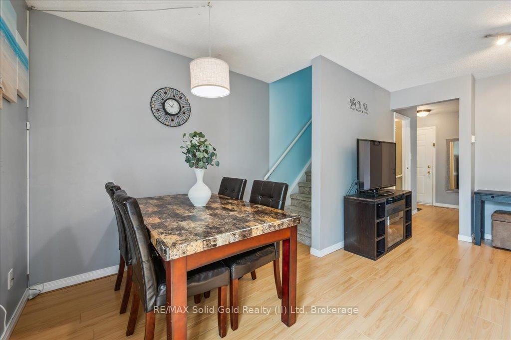 Photo 14 of Unit 3, 419 Bairstow Crescent, Waterloo — HOMEH