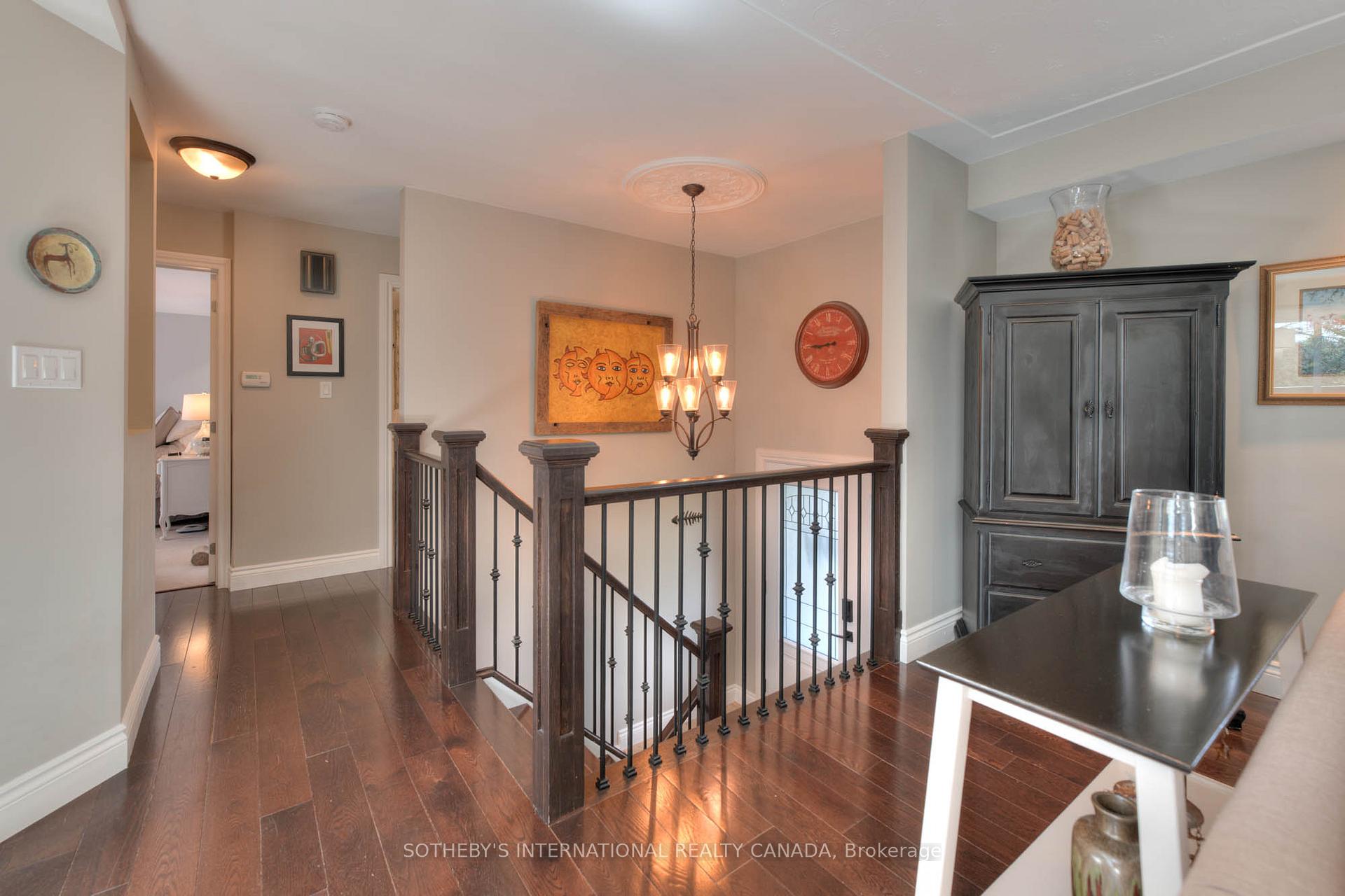Photo 5 of 406 Lakeview Drive, Waterloo — HOMEH
