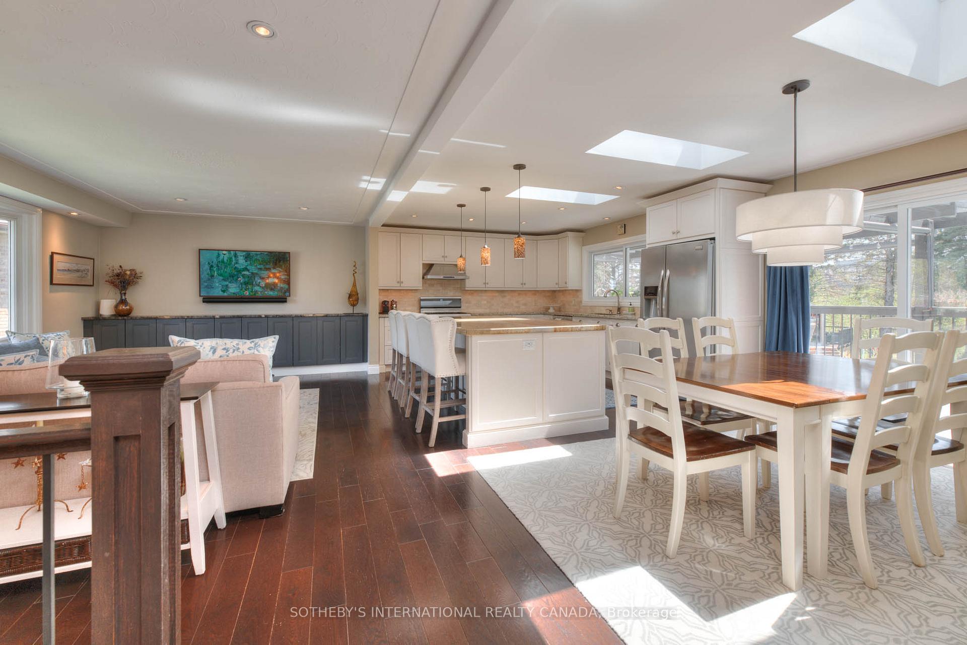 Photo 6 of 406 Lakeview Drive, Waterloo — HOMEH
