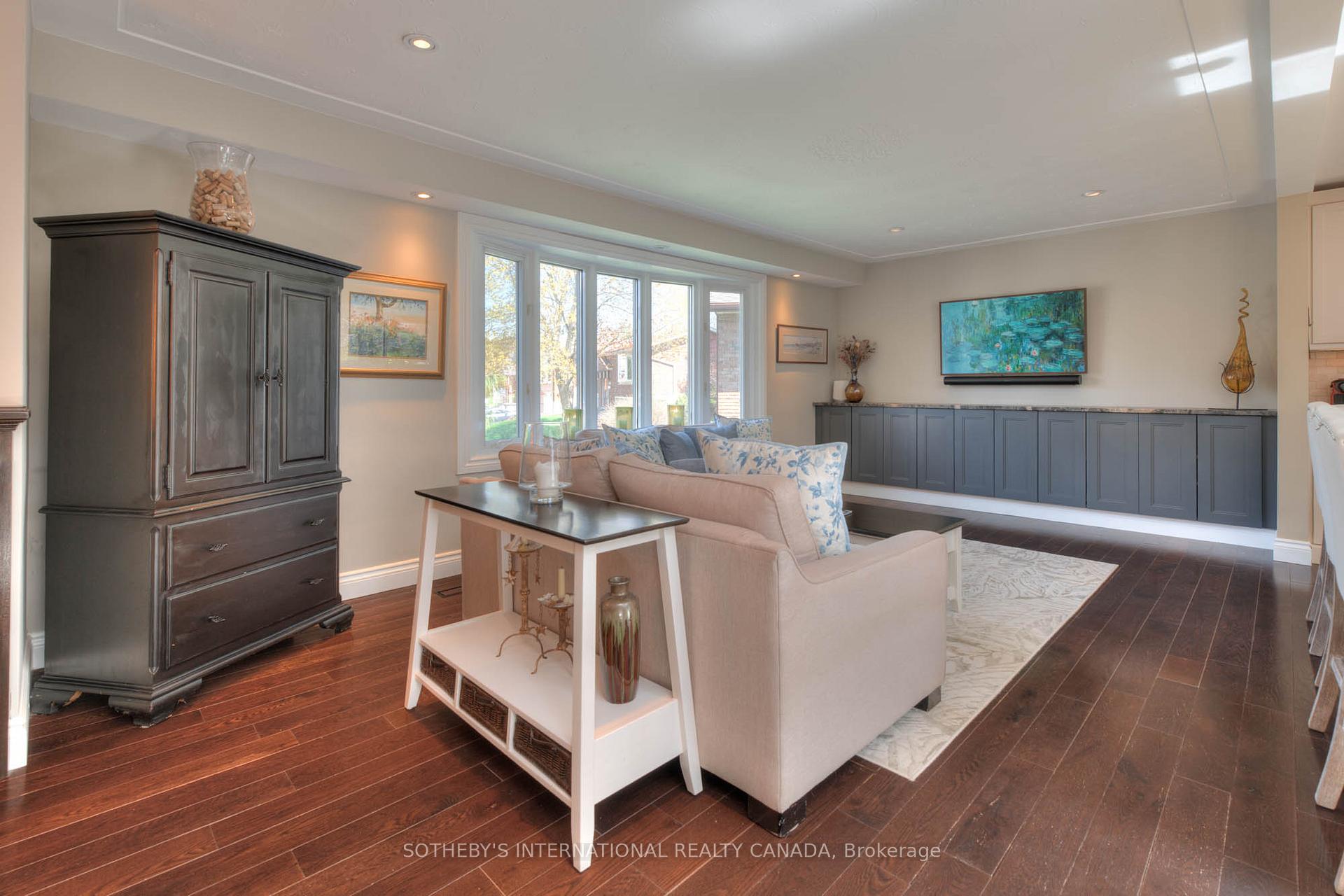 Photo 7 of 406 Lakeview Drive, Waterloo — HOMEH
